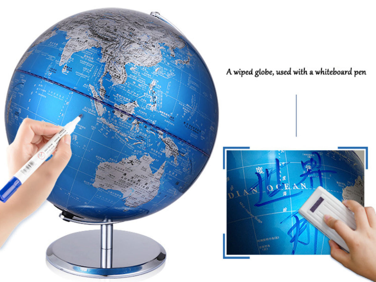 Globo decorativo pequeno em tons de azul e prateado, com possibilidade de personalização por gravação, ideal como presente, altura de 20 cm, elegante decoração para a sala com nomes geográficos em inglês e chinês.