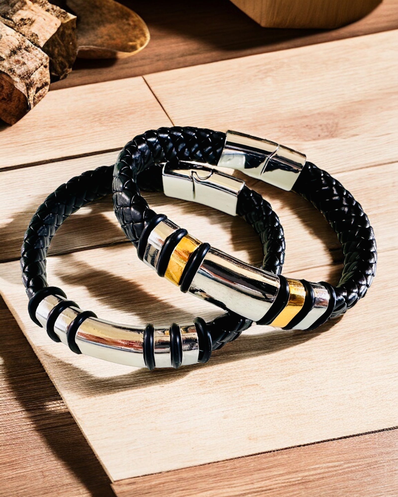 Pulseira Hip Hop Moderna para Homens com Gravação Personalizada e Fecho Magnético – Escolha o Estilo com Acabamentos em Prata ou Ouro, 22cm Couro PU