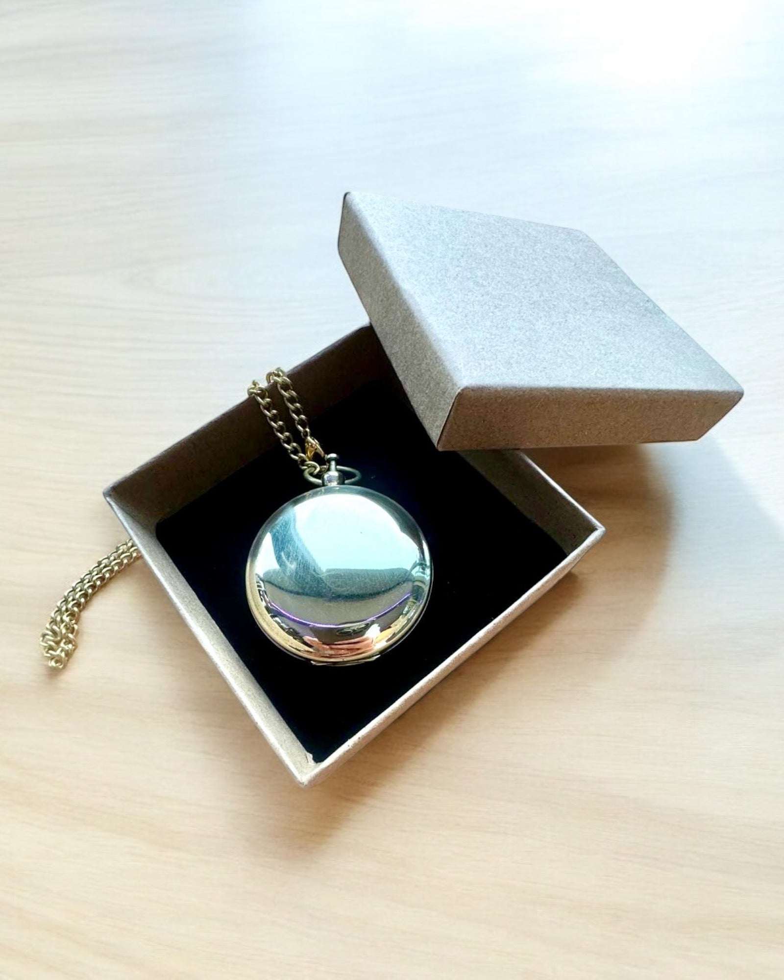 Bússola Aventura de cor dourada – Elegante Navegador de Descobertas