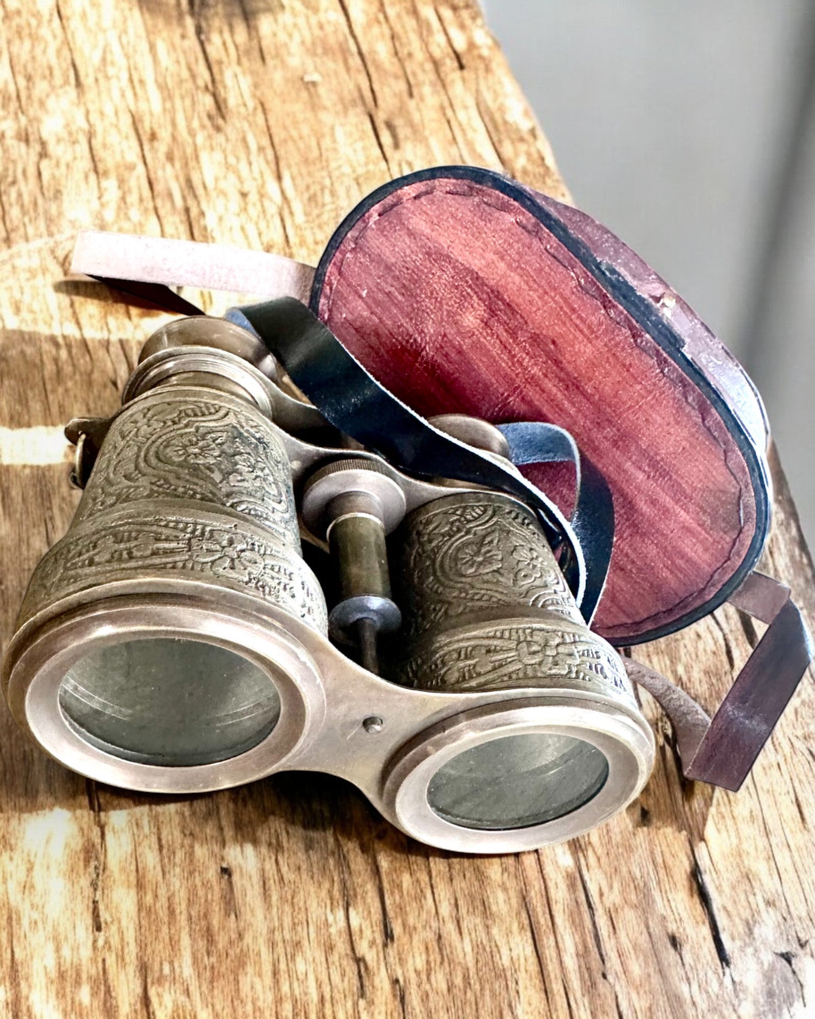 Binóculo com estojo de couro Victorian's Eye, 11 cm de Latão, Decorado à mão, personalização com gravação para presente