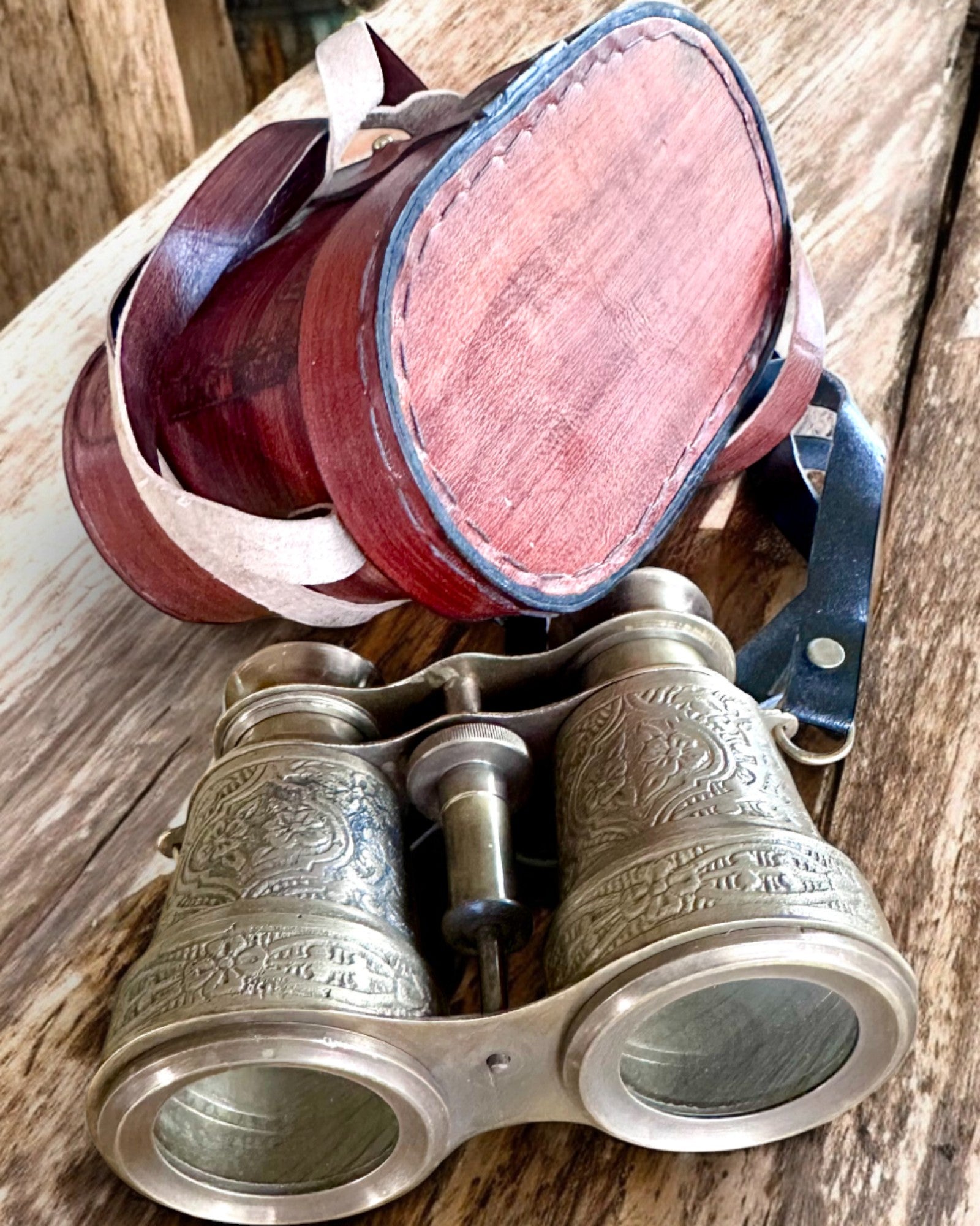 Binóculo com estojo de couro Victorian's Eye, 11 cm de Latão, Decorado à mão, personalização com gravação para presente