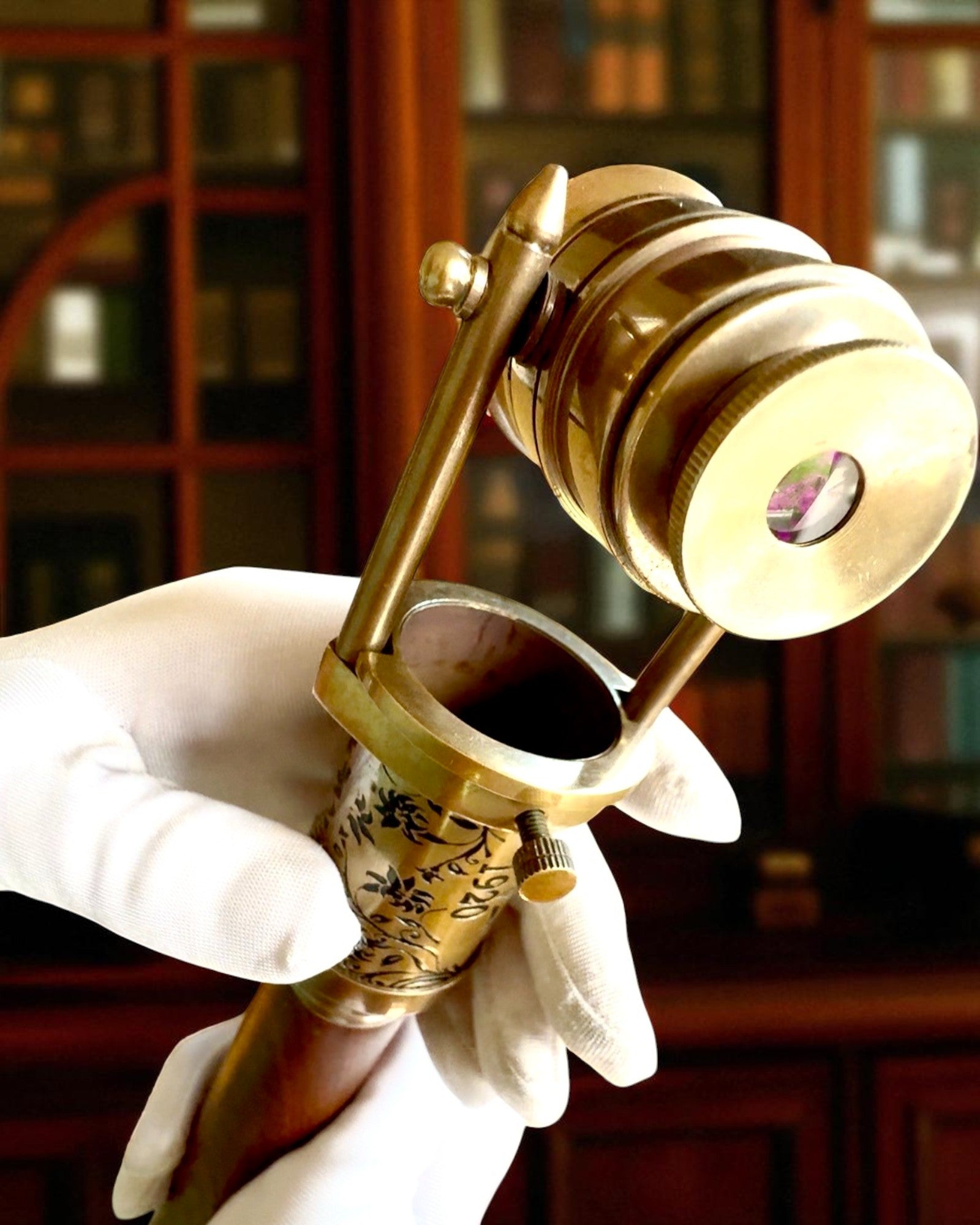 Bastão Navegador 2.0 com bússola e luneta oculta, possibilidade de personalização com gravação para presente