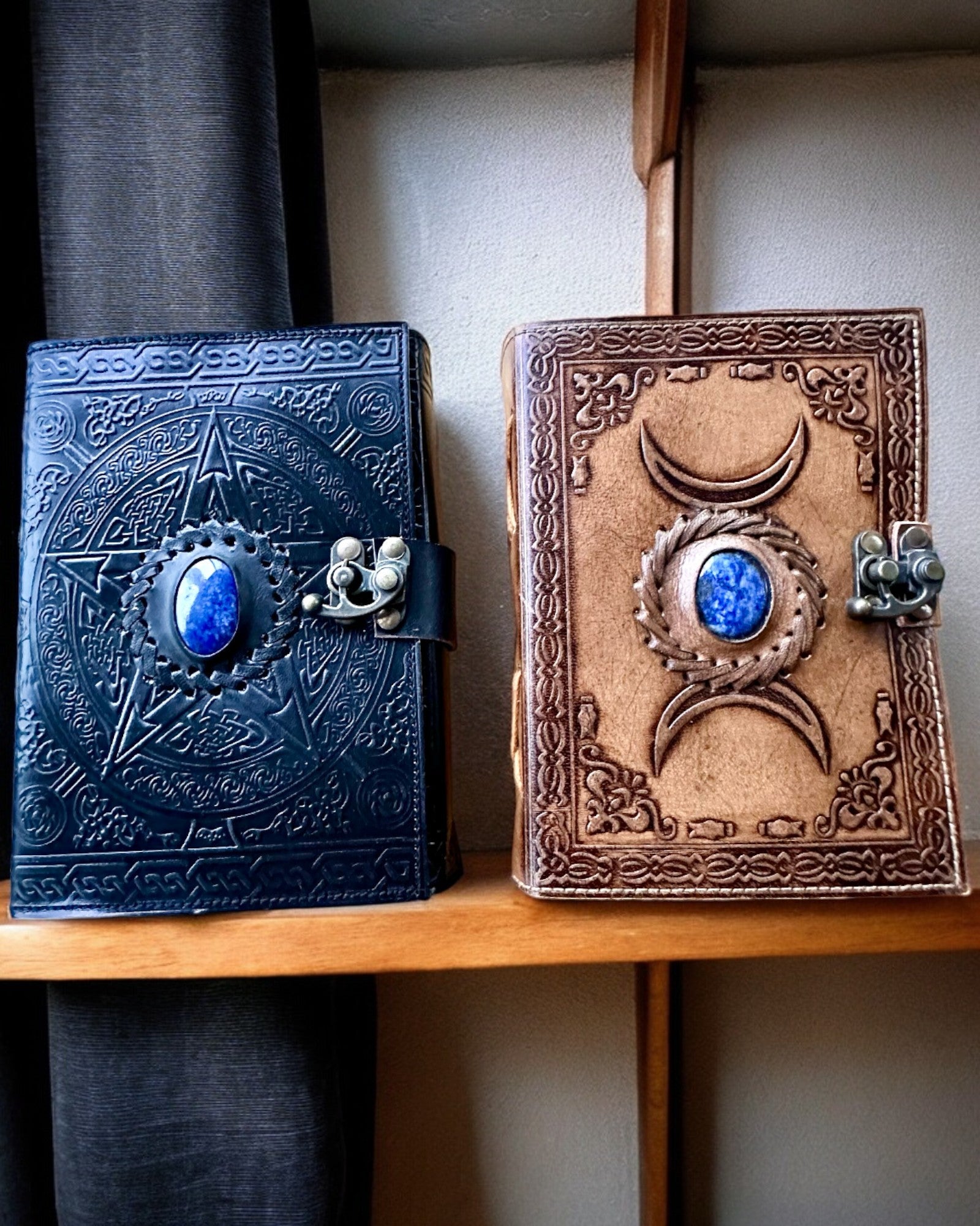 Dziennik Premium, Padrão Antigo, Caderno de Couro "Magiczna Kronika" 200 páginas, 2 variantes à escolha, personalização com gravação