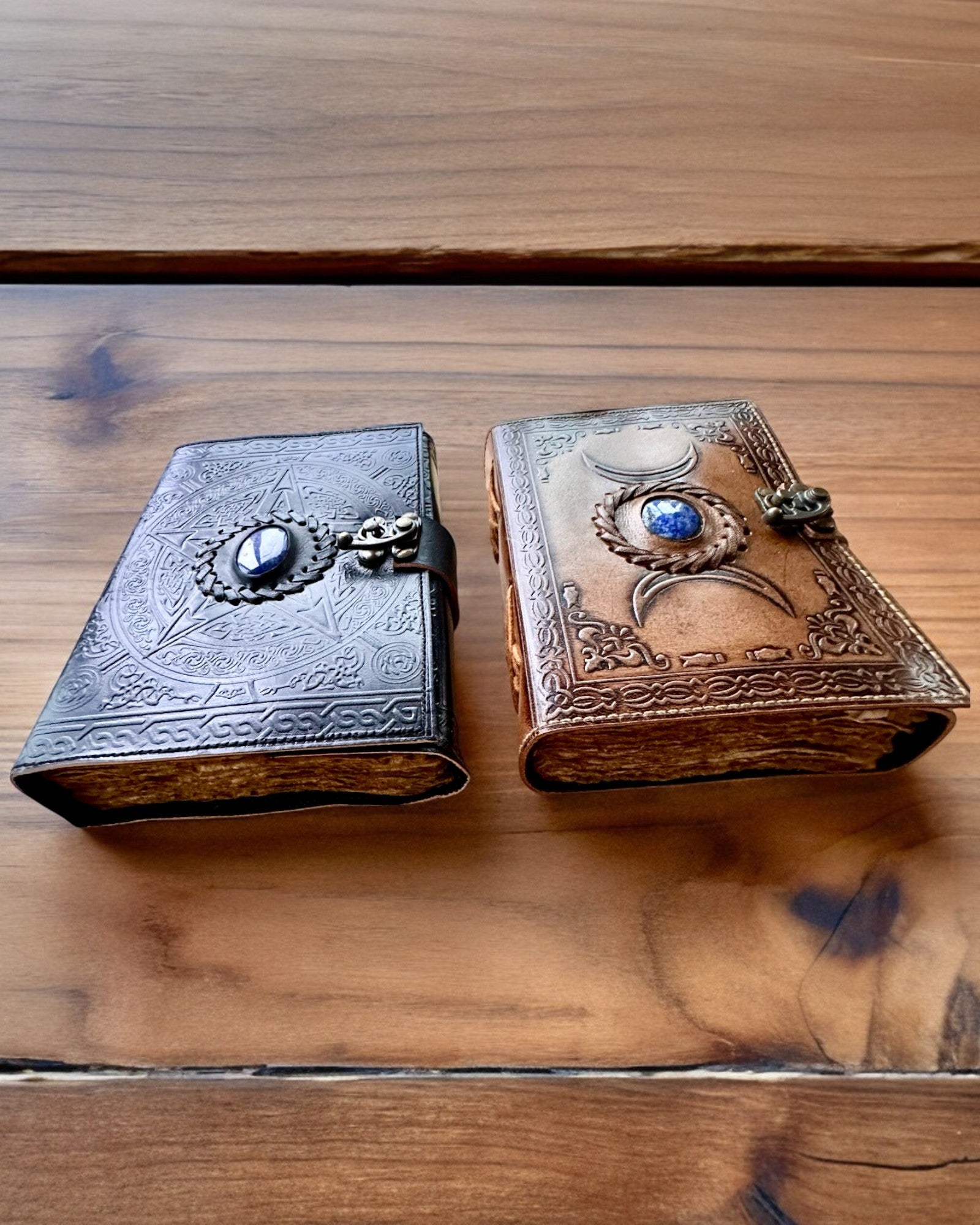 Dziennik Premium, Padrão Antigo, Caderno de Couro "Magiczna Kronika" 200 páginas, 2 variantes à escolha, personalização com gravação