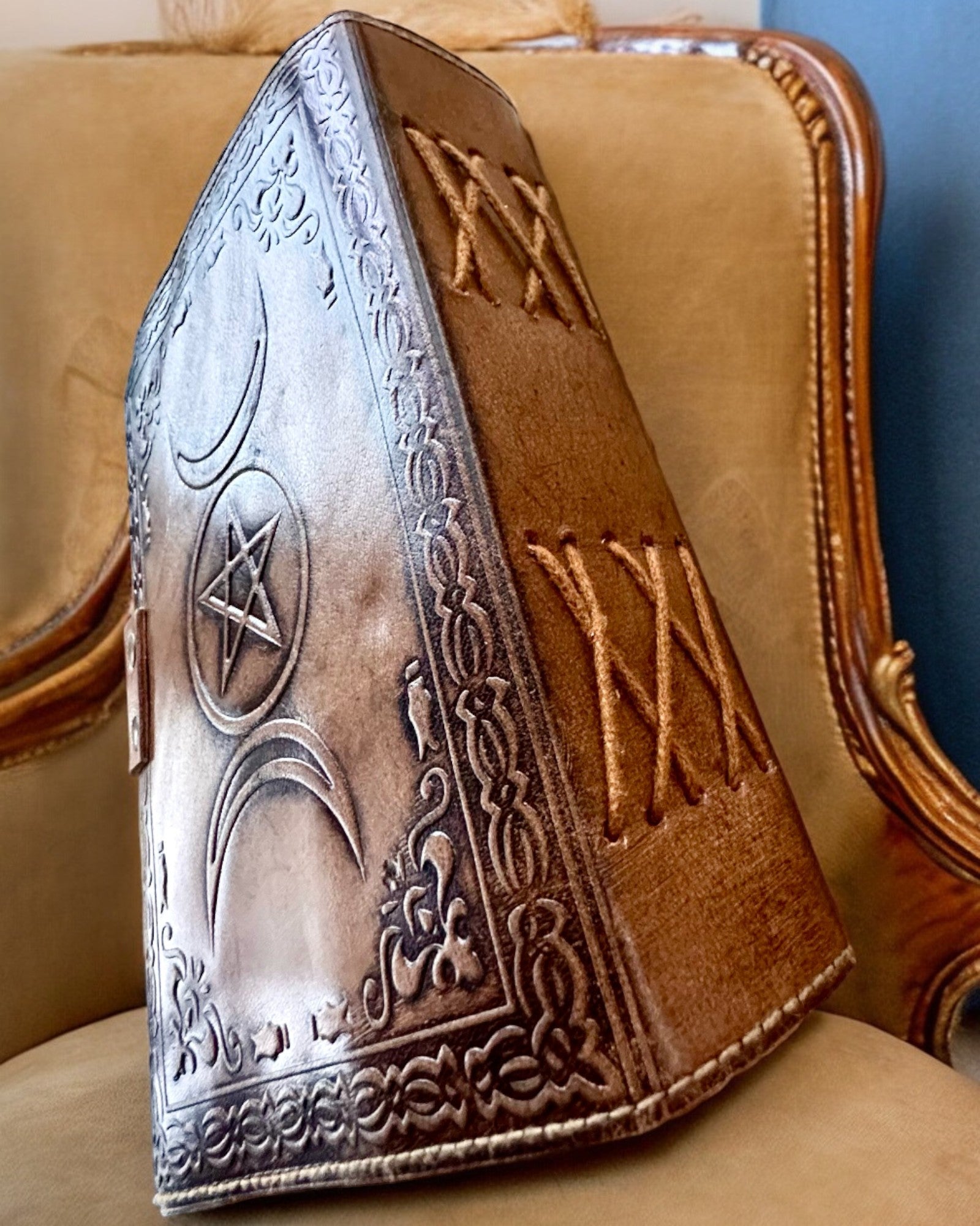 Dziennik Premium, Padrão Antigo, Caderno de Couro "Magiczna Kronika" 200 páginas, 2 variantes à escolha, personalização com gravação