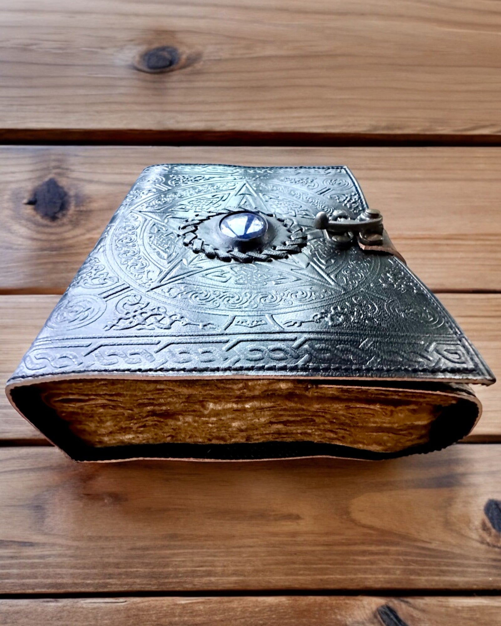 Dziennik Premium, Padrão Antigo, Caderno de Couro "Magiczna Kronika" 200 páginas, 2 variantes à escolha, personalização com gravação