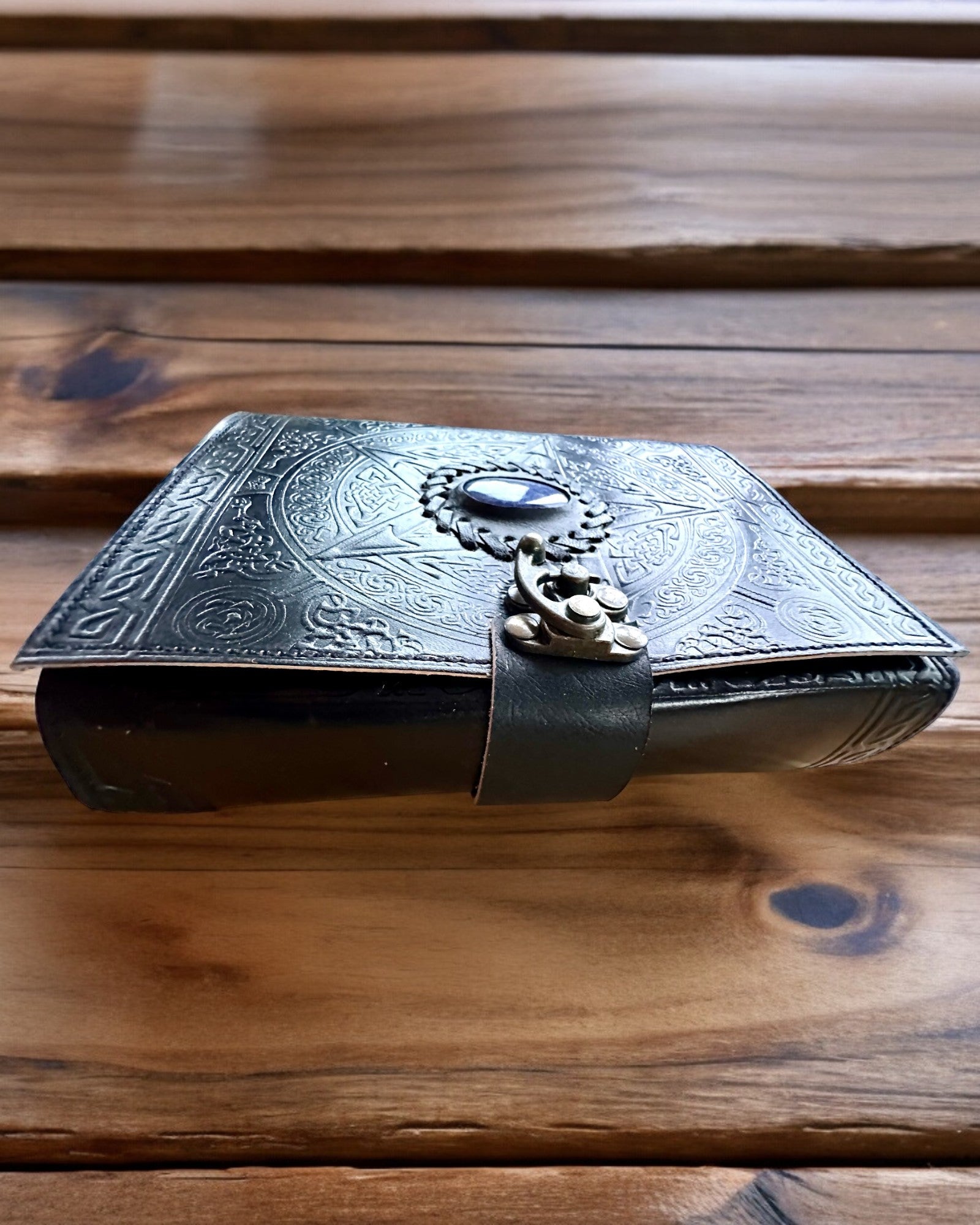 Dziennik Premium, Padrão Antigo, Caderno de Couro "Magiczna Kronika" 200 páginas, 2 variantes à escolha, personalização com gravação