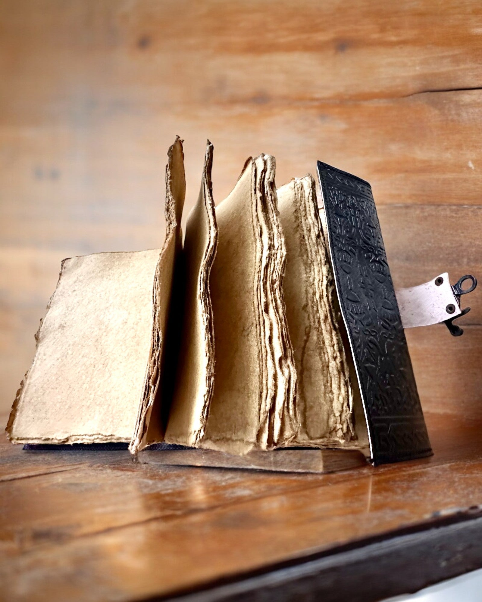 Dziennik Premium, Padrão Antigo, Caderno de Couro "Magiczna Kronika" 200 páginas, 2 variantes à escolha, personalização com gravação