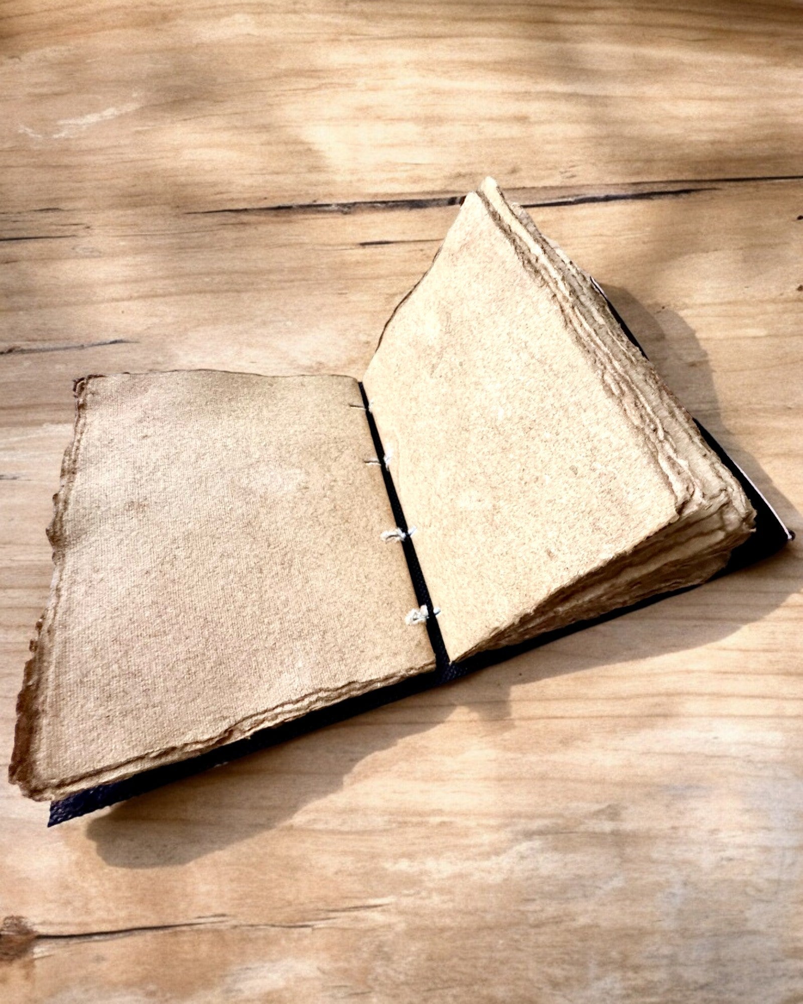 Dziennik Premium, Padrão Antigo, Caderno de Couro "Magiczna Kronika" 200 páginas, 2 variantes à escolha, personalização com gravação