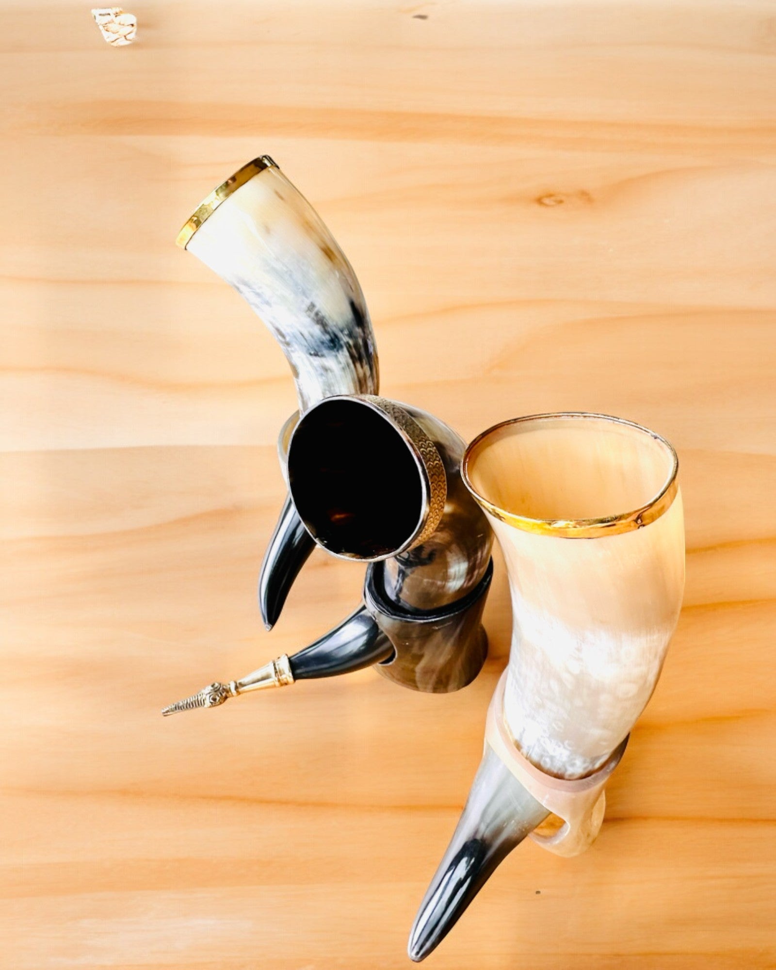 Caneca de Chifre "Viking Valor" - Gravada à Mão, Qualidade Premium - 4 variantes à escolha