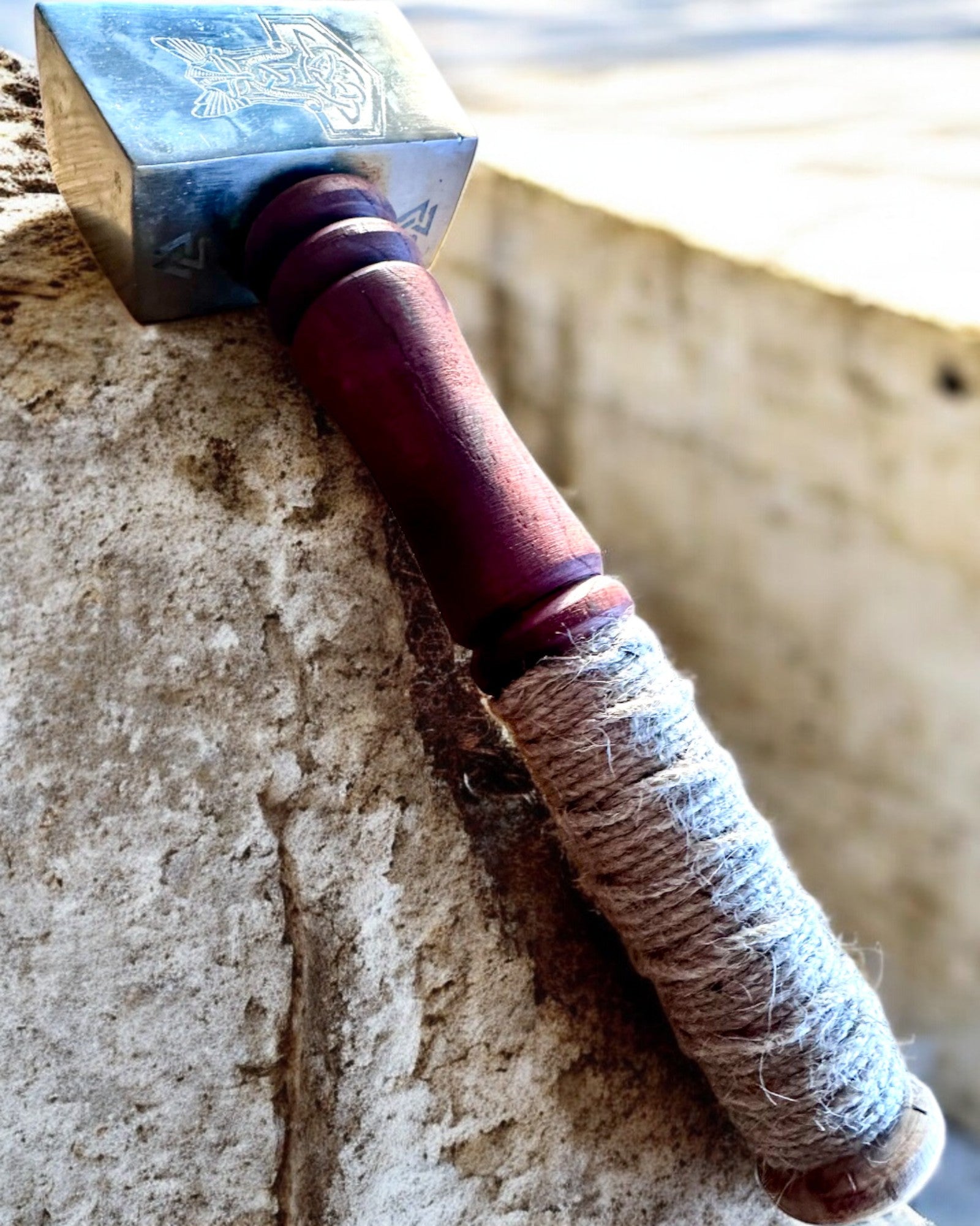 Martelo Mjölnir dos Skalds – 33 cm, Martelo Viking Forjado à Mão com Opção de Gravação