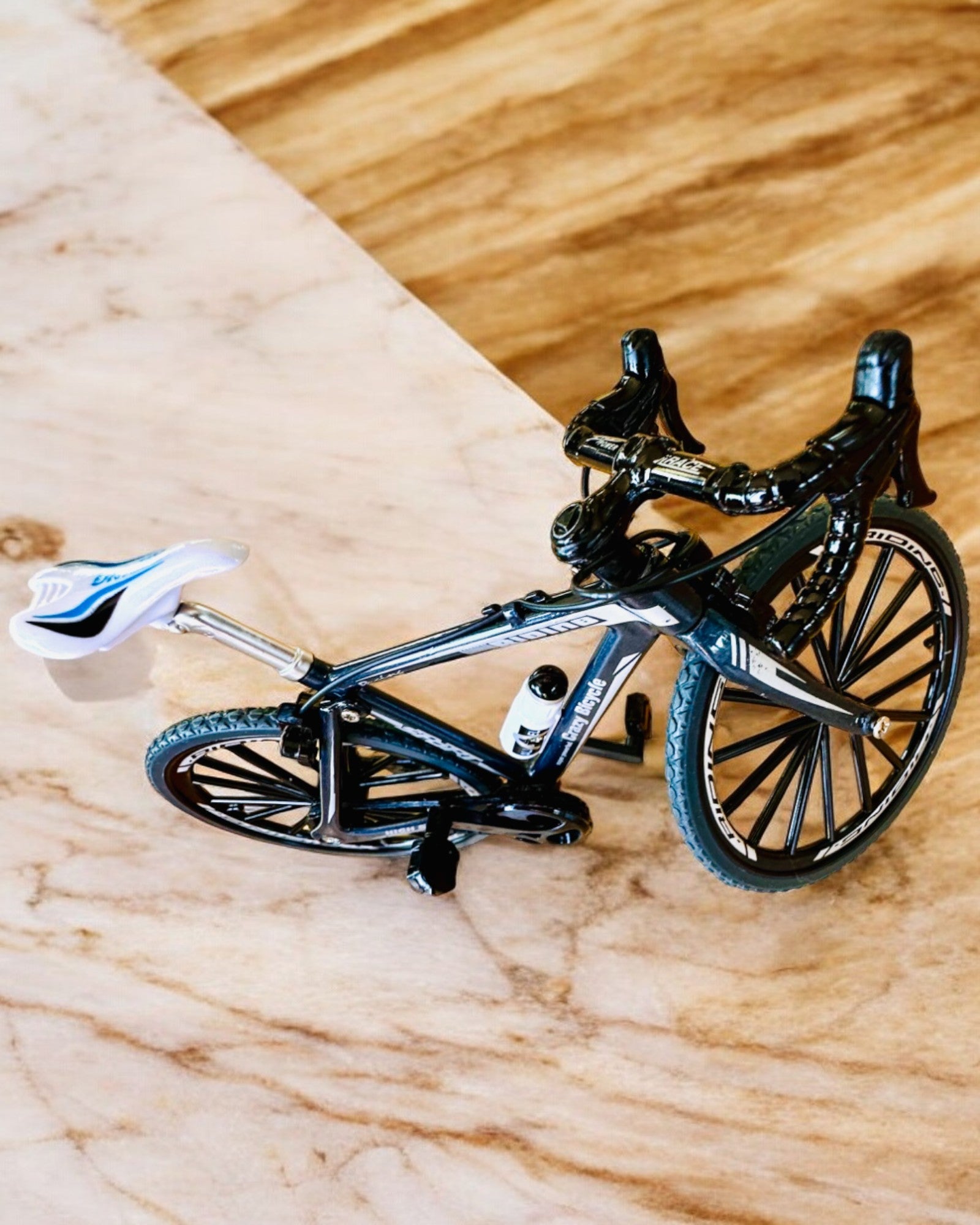 Modelo Miniatura de Metal Bicicleta Vermelha "SpeedMaster" personalização com gravação para presente, 2 variantes de cor