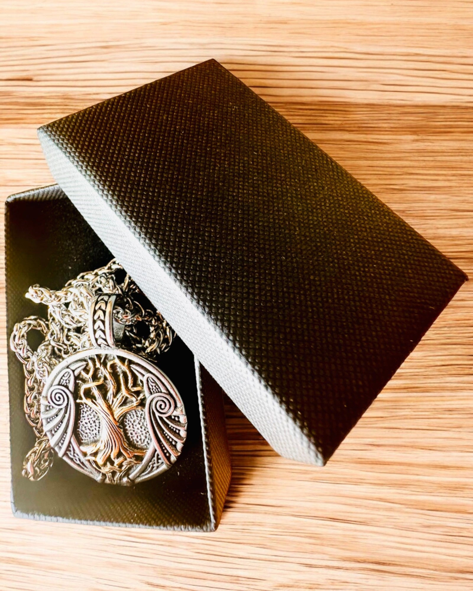 Colar "Árvore da Vida" em aço inoxidável com personalização, com o símbolo Aegishjalmur, (Capacete do Terror)