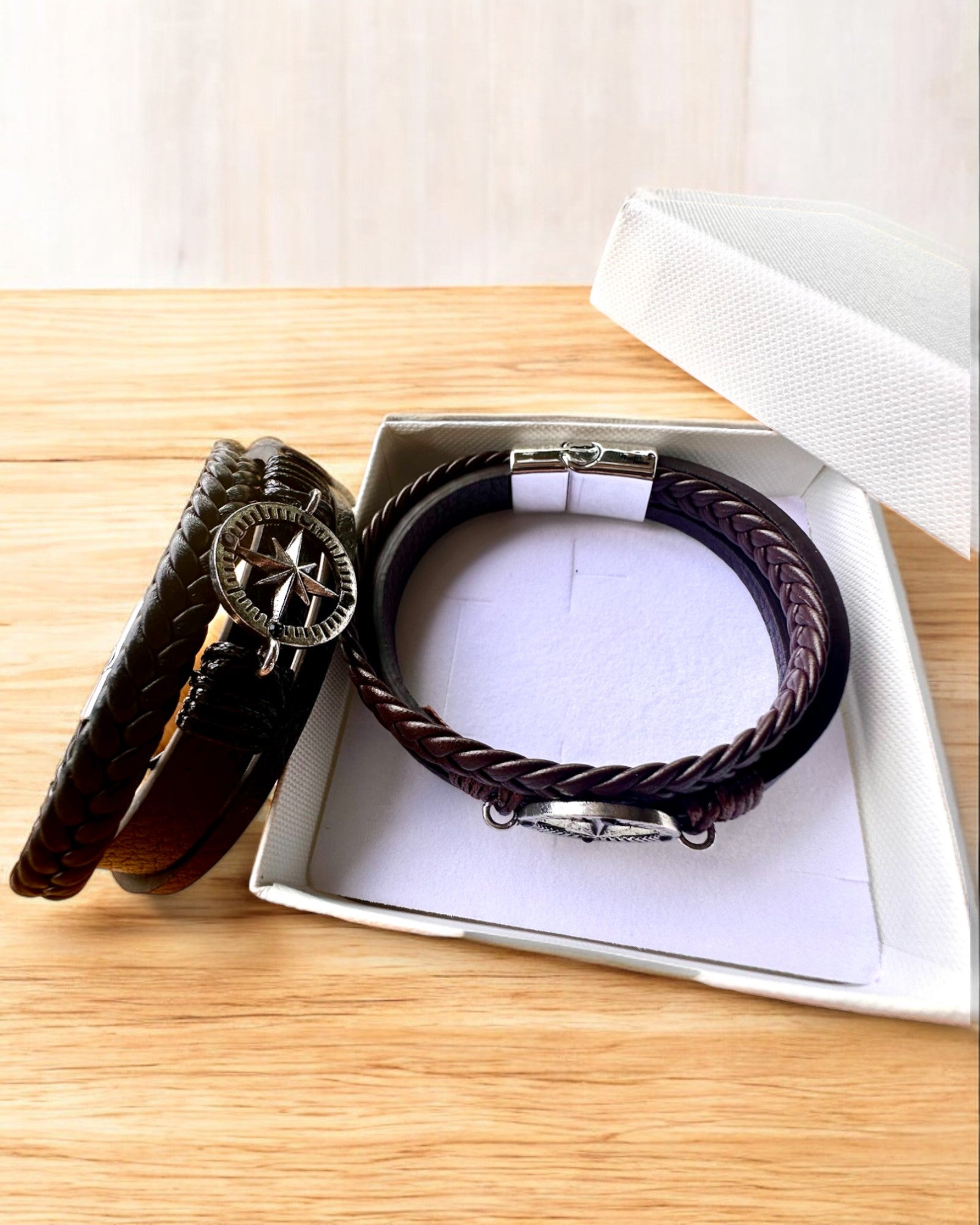 Pulseira "Compass Adventure" - possibilidade de personalização com gravação para presente, 2 variantes de cores à escolha