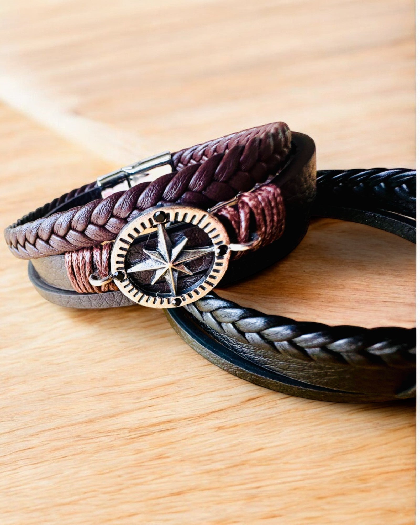 Pulseira "Compass Adventure" - possibilidade de personalização com gravação para presente, 2 variantes de cores à escolha