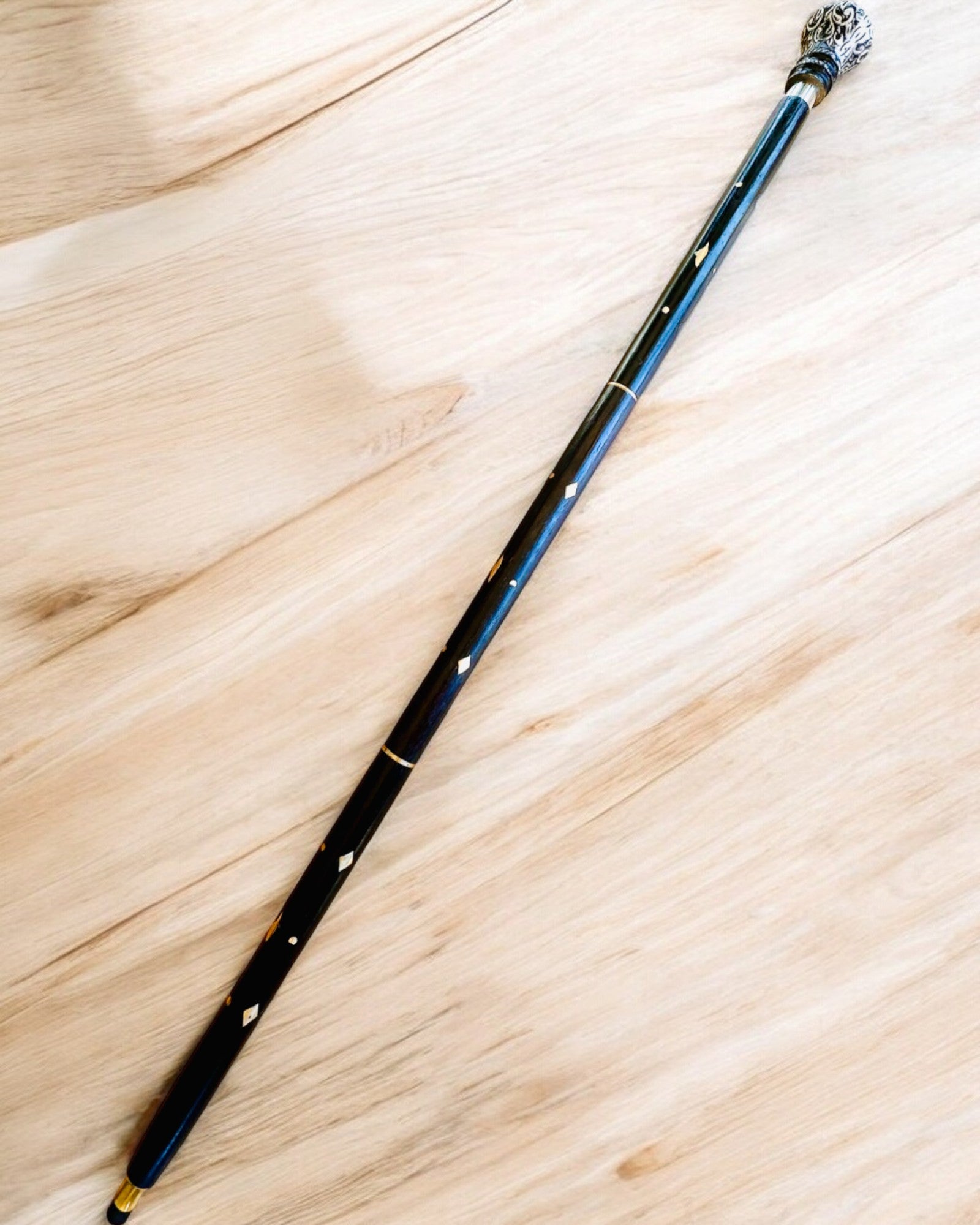 Bengala para caminhar "Bengala Majestade" de madeira feita à mão, possibilidade de gravação, 2 variantes à escolha