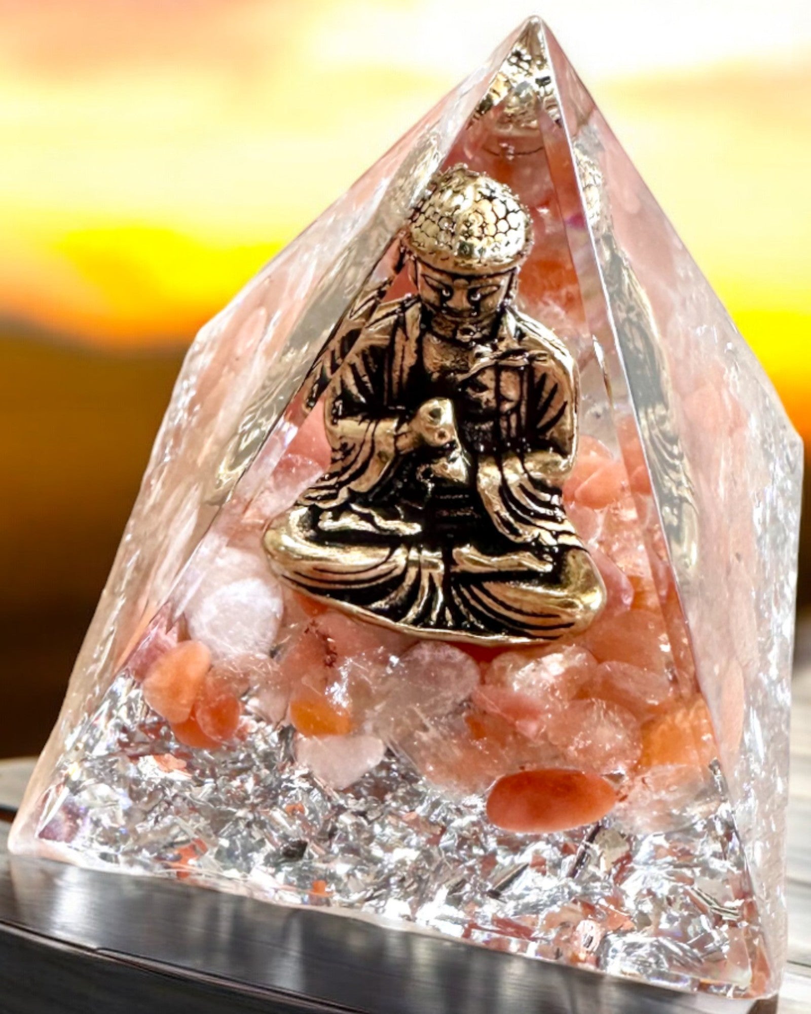 Pirâmide Energética "Meditação da Paz" com Pedras Preciosas