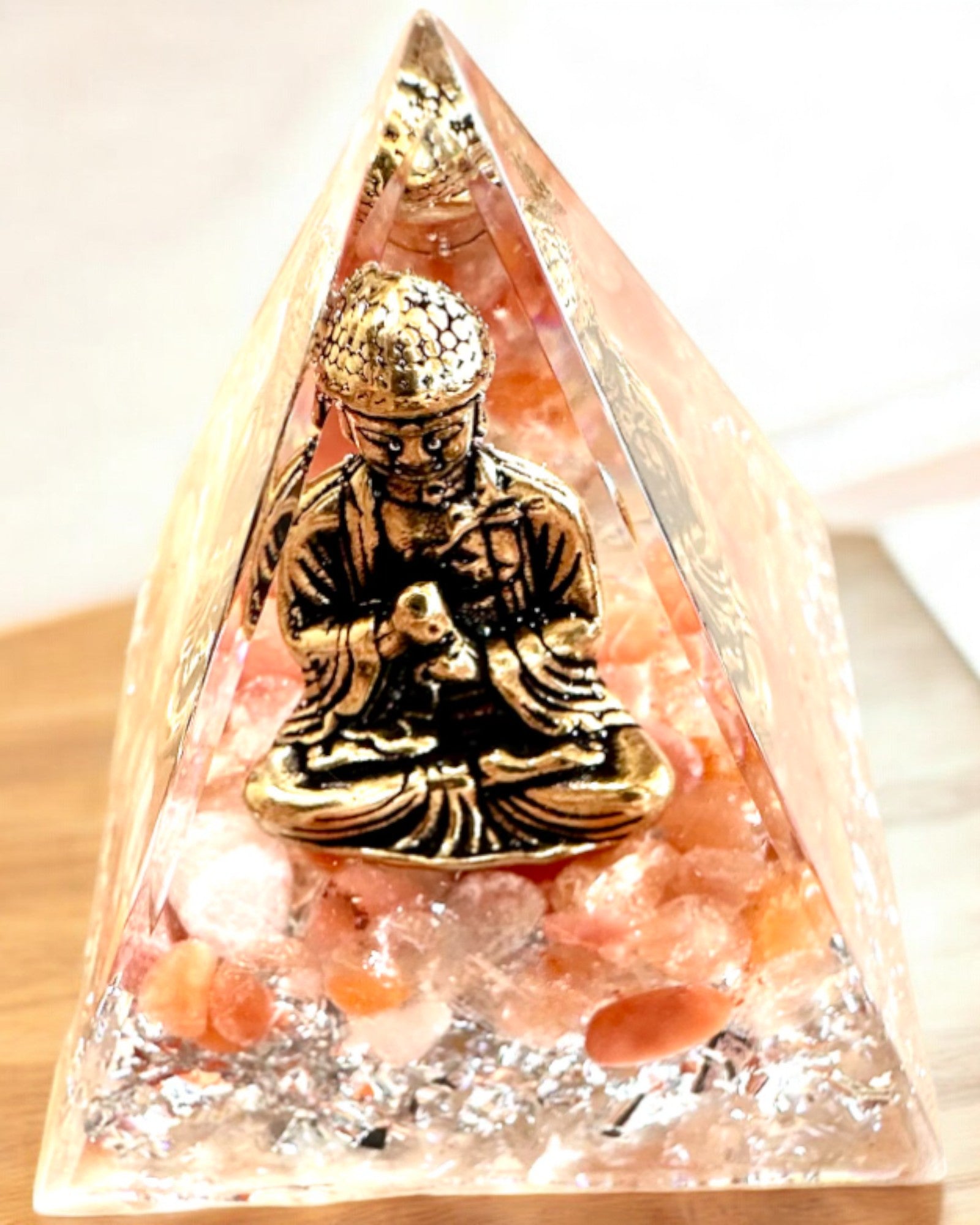 Pirâmide Energética "Meditação da Paz" com Pedras Preciosas
