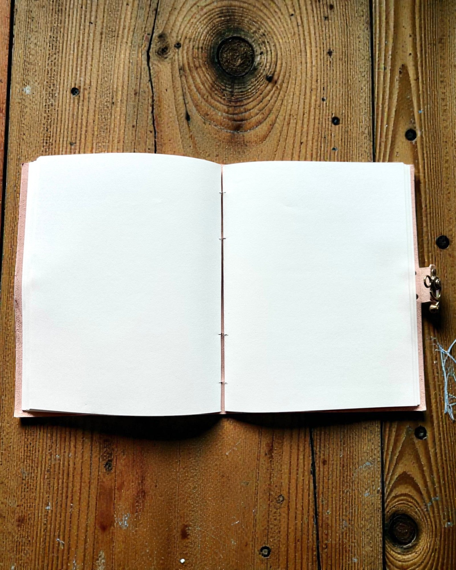 Livro de Memórias de Couro Heritage – Caderno Personalizado 25 × 33 cm