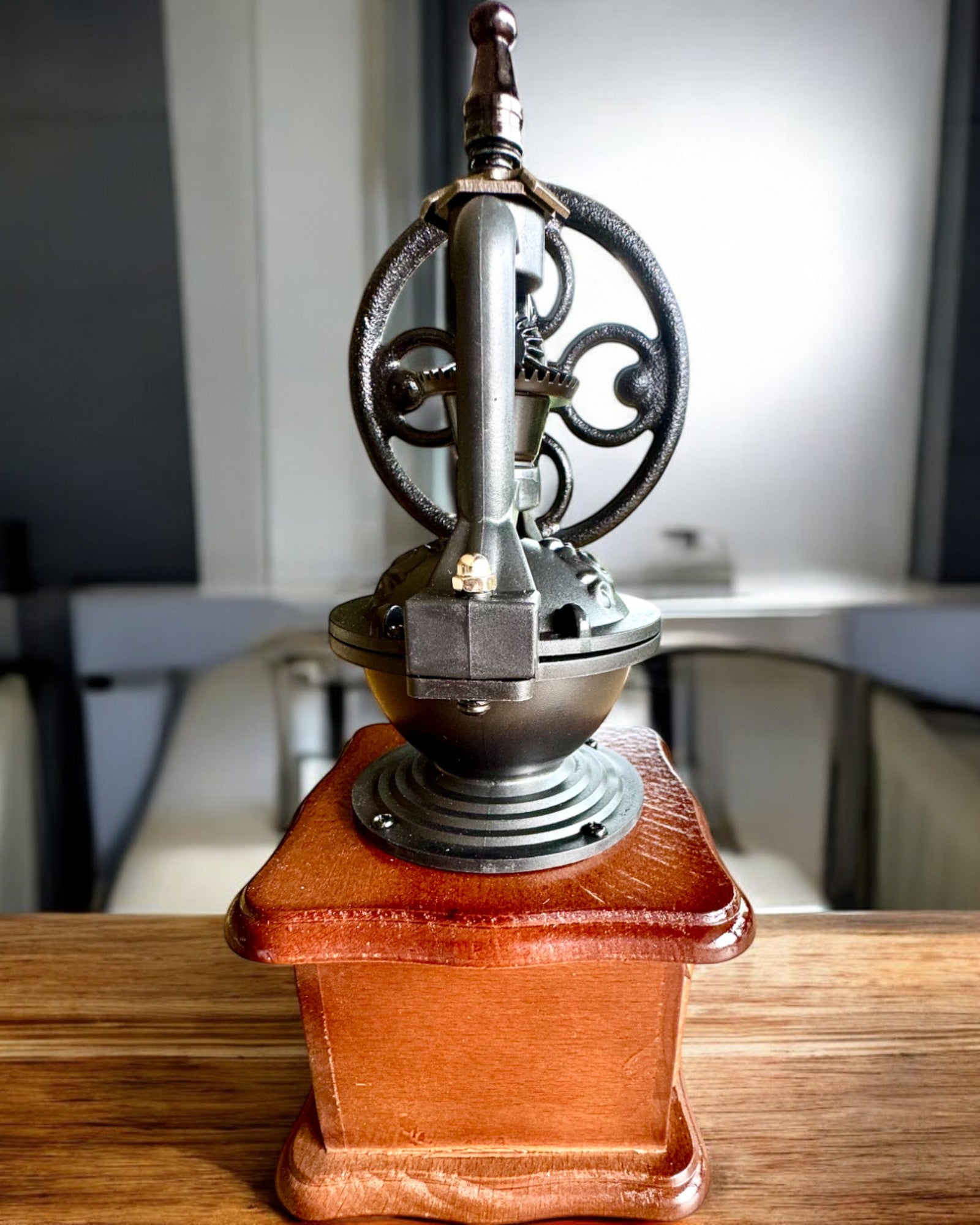 Moinho de café retro "Vintage Café" 27 cm de altura, com possibilidade de personalização com gravação para presente