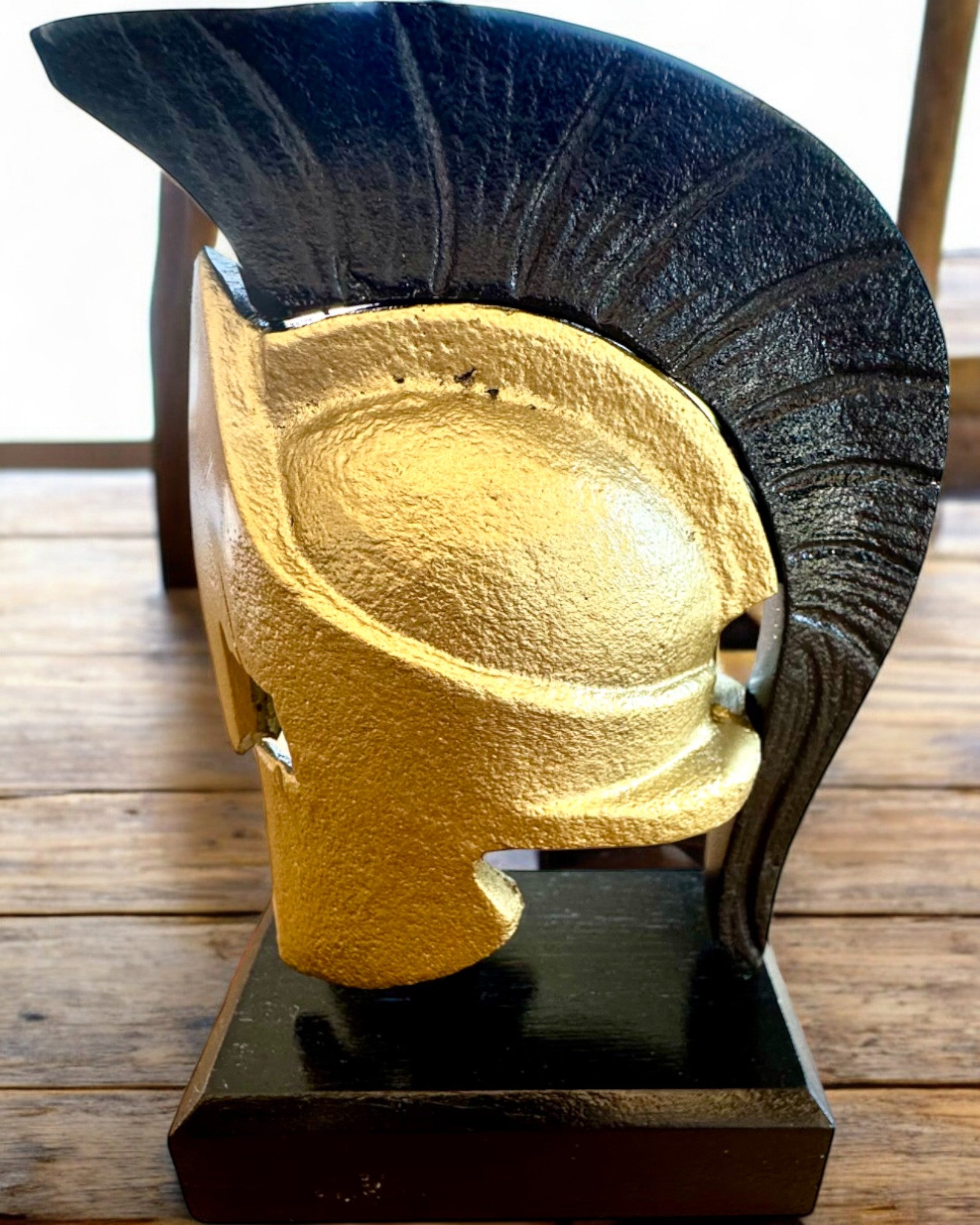 Capacete Spartan Premium – escultura decorativa feita à mão, possibilidade de personalização com gravação para presente