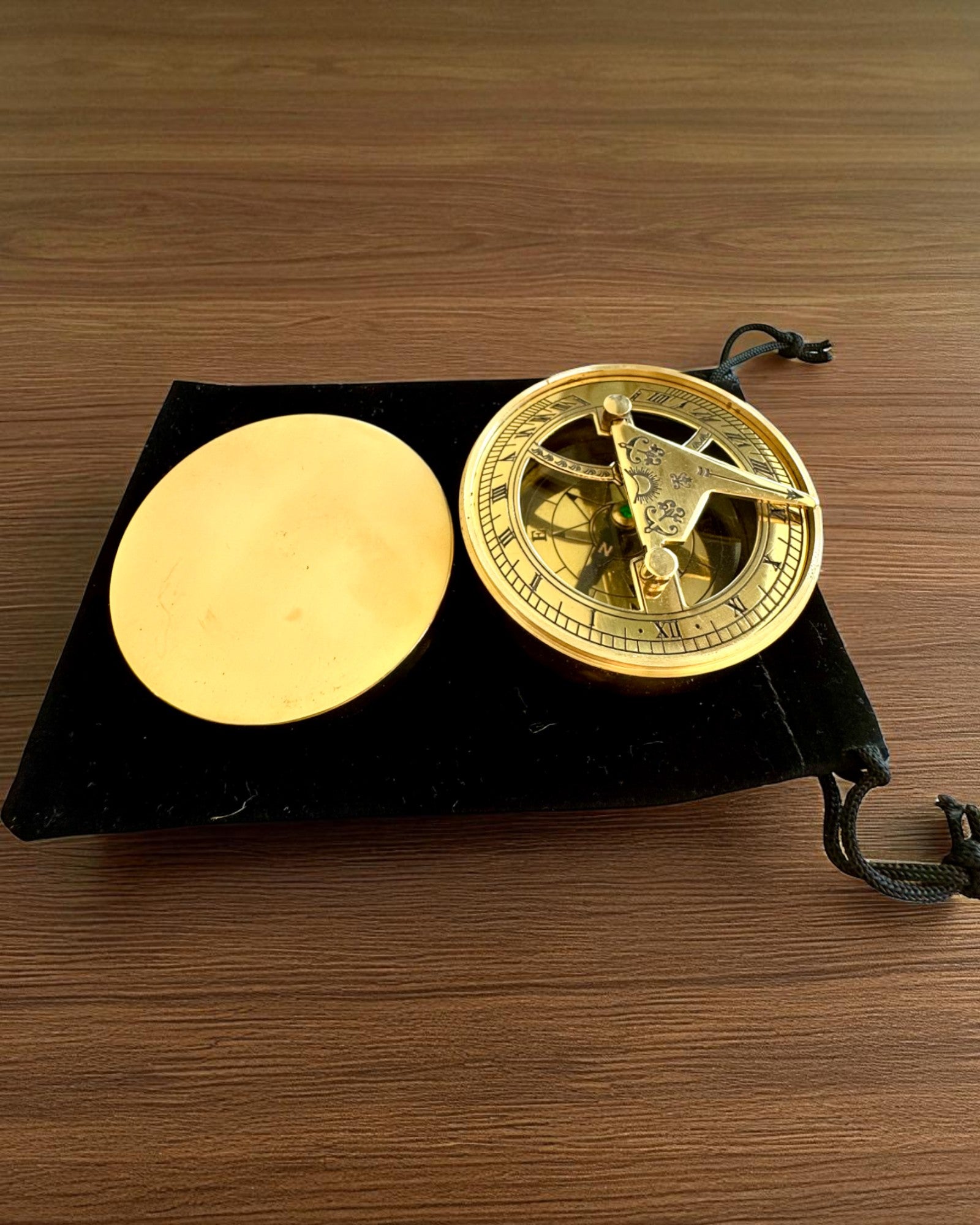 Bússola Solar Voyager 7 cm – relógio de sol em latão com bússola, personalização com gravação para presente