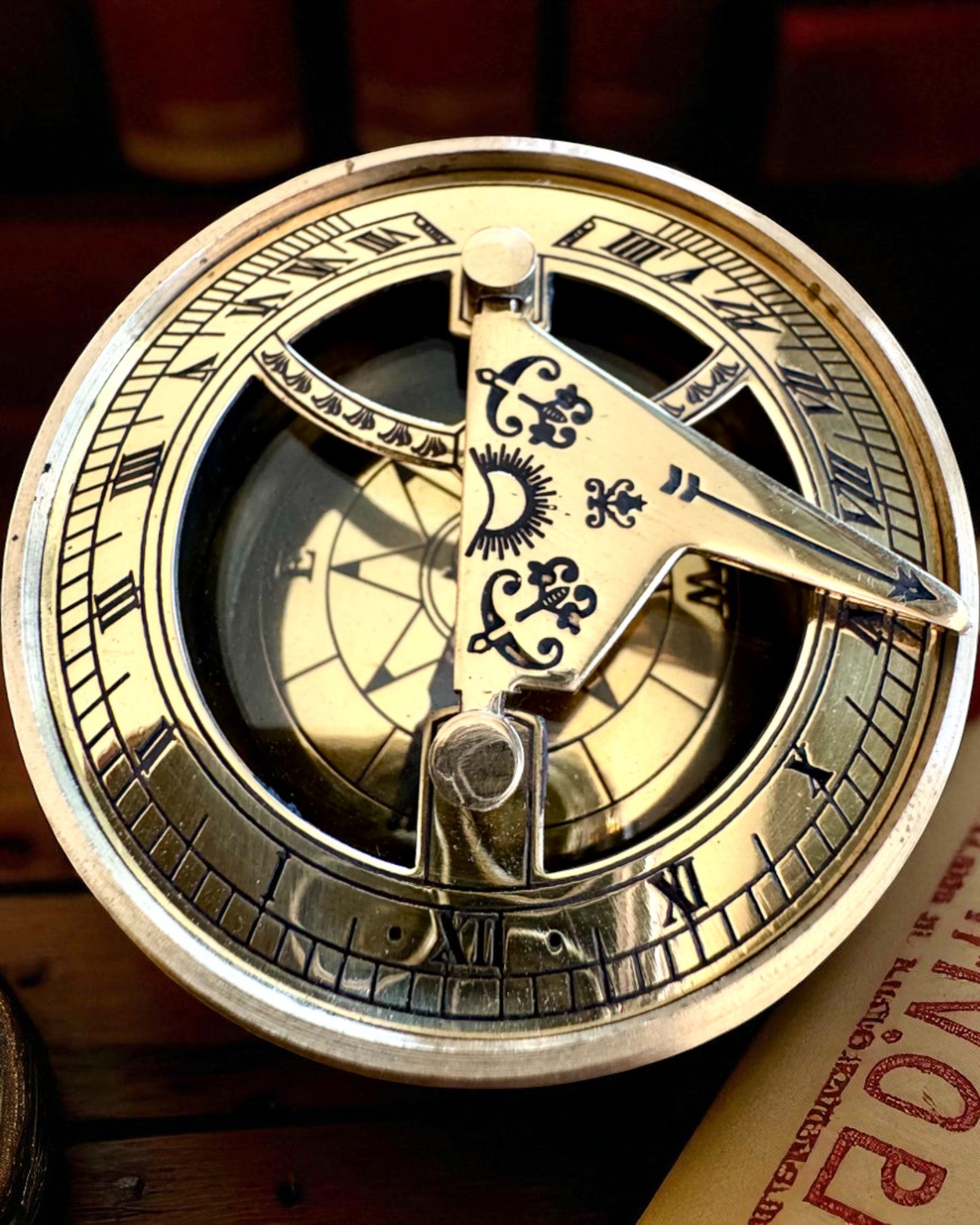 Bússola Solar Voyager 7 cm – relógio de sol em latão com bússola, personalização com gravação para presente