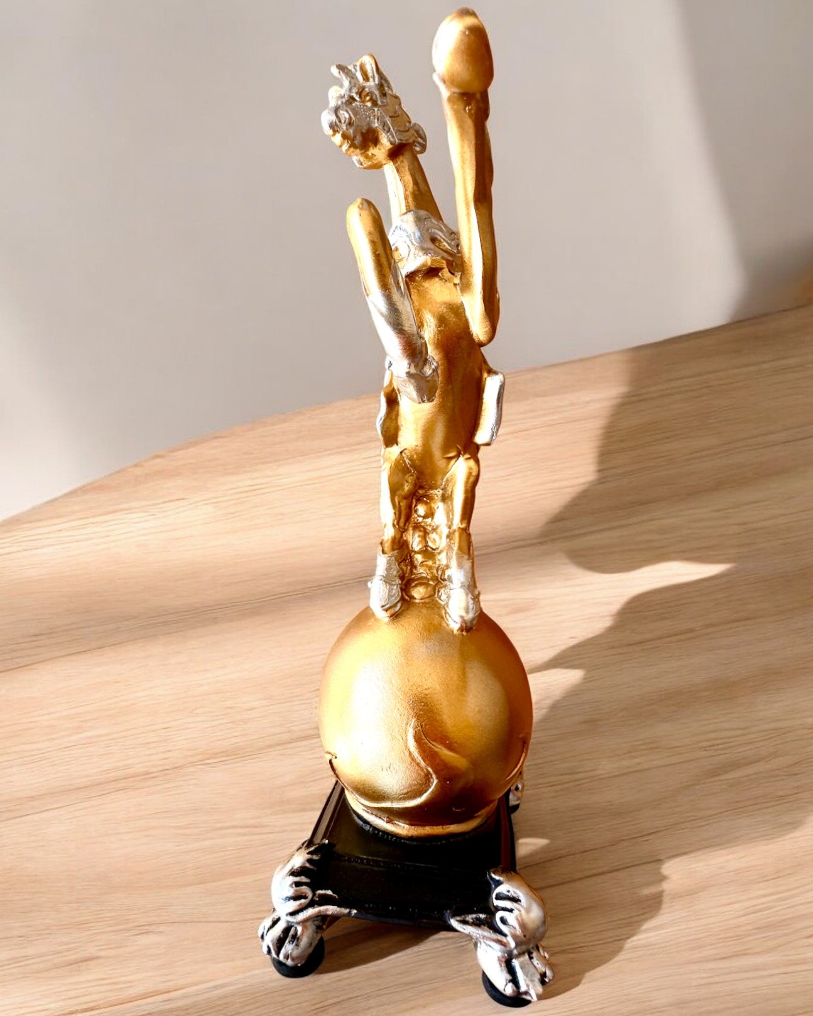 Elegante Estatueta "Złoty Rumak" - com possibilidade de gravação para presente