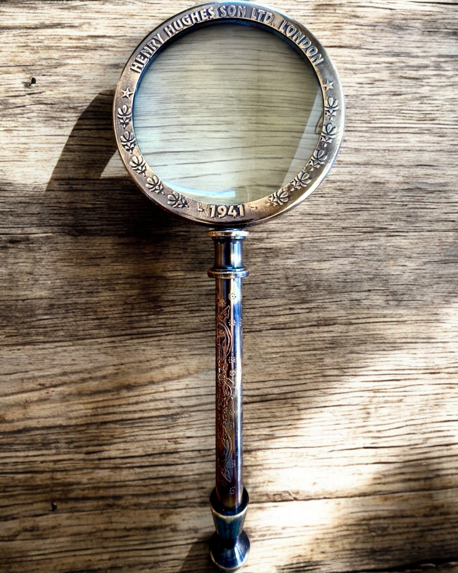 Lupa de Latão Navigator 1941 com Estojo de Couro – Feita à Mão, Premium, possibilidade de personalização para presente