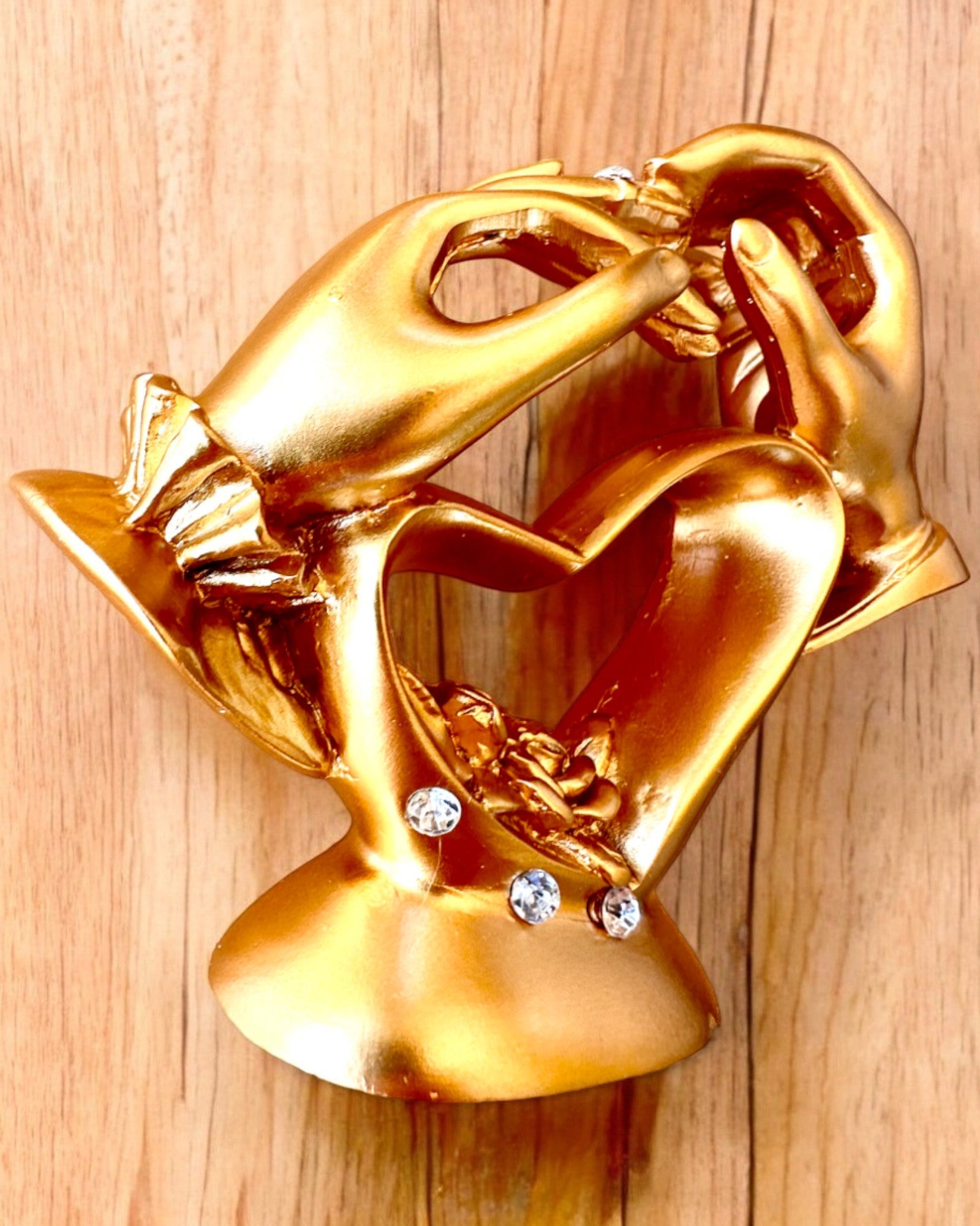 Figura "Toque de Amor" 10 cm de altura, com Opção de Gravação para presente