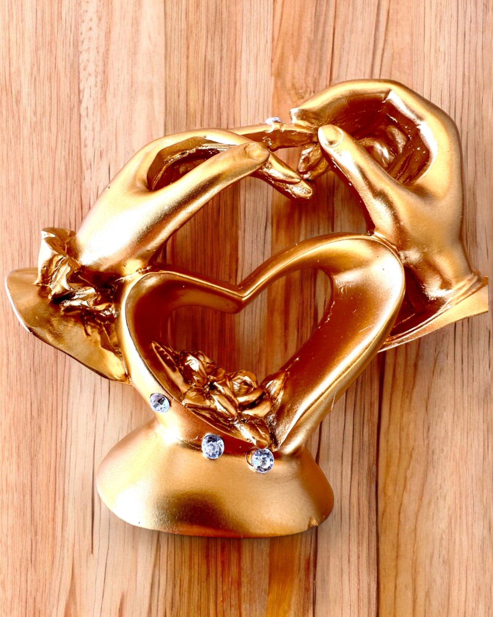 Figura "Toque de Amor" 10 cm de altura, com Opção de Gravação para presente