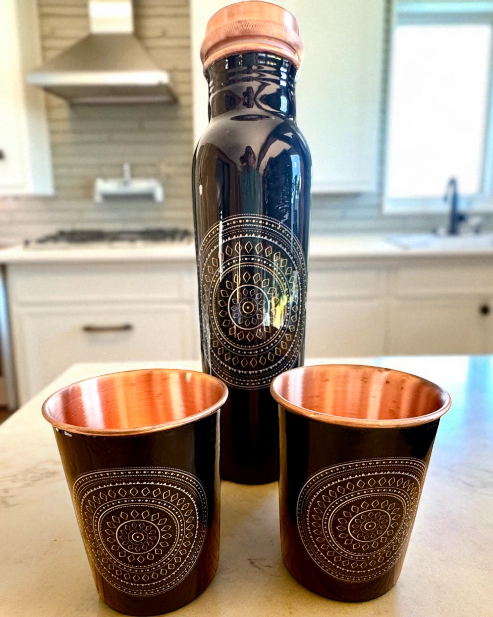 Conjunto de Cobre Mandala – Garrafa 1L + 2 Copos em Estojo, possibilidade de personalização com gravação para presente