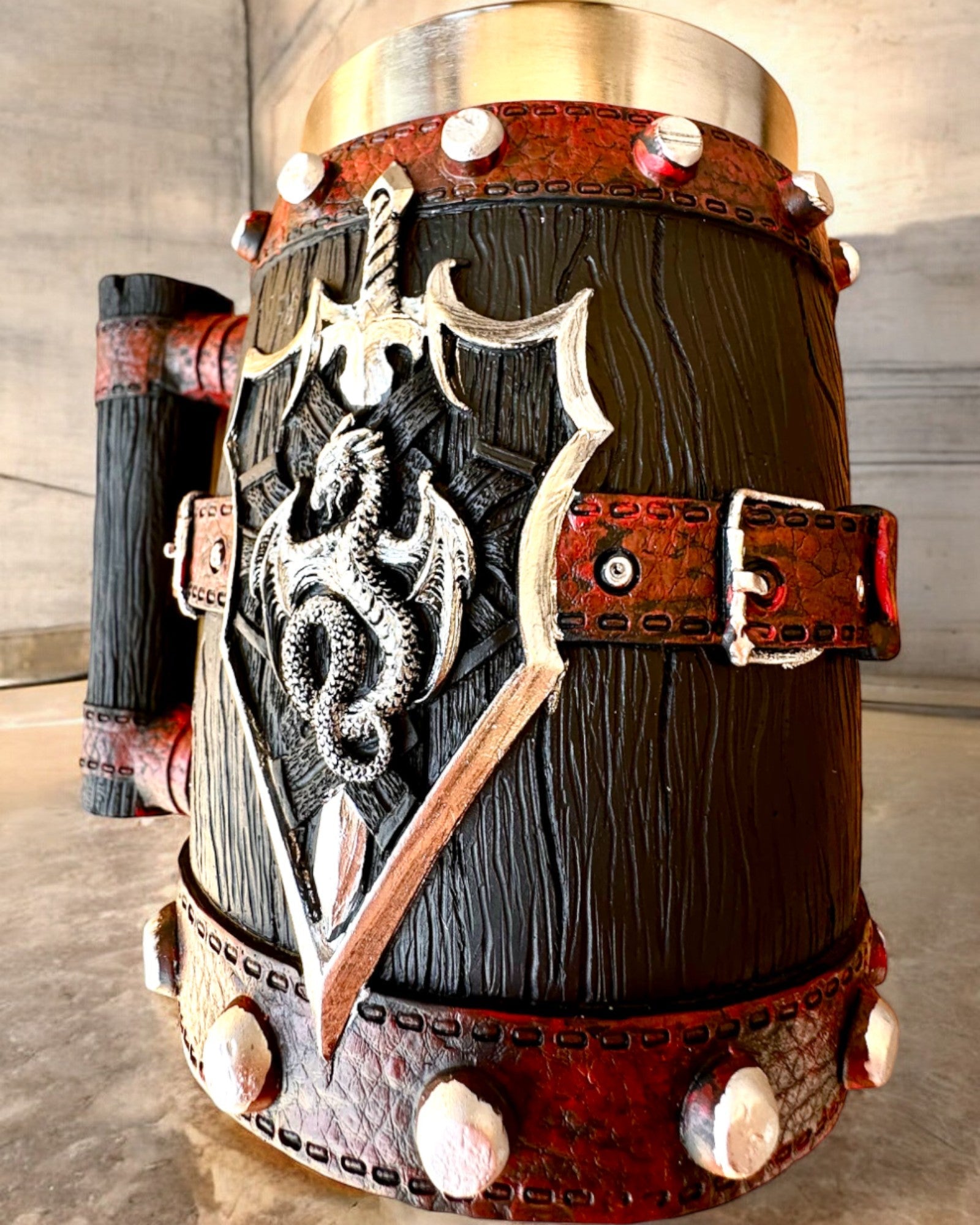 Caneca Sombria do Guerreiro Dragão com Possibilidade de Gravação para presente, capacidade 600 ml