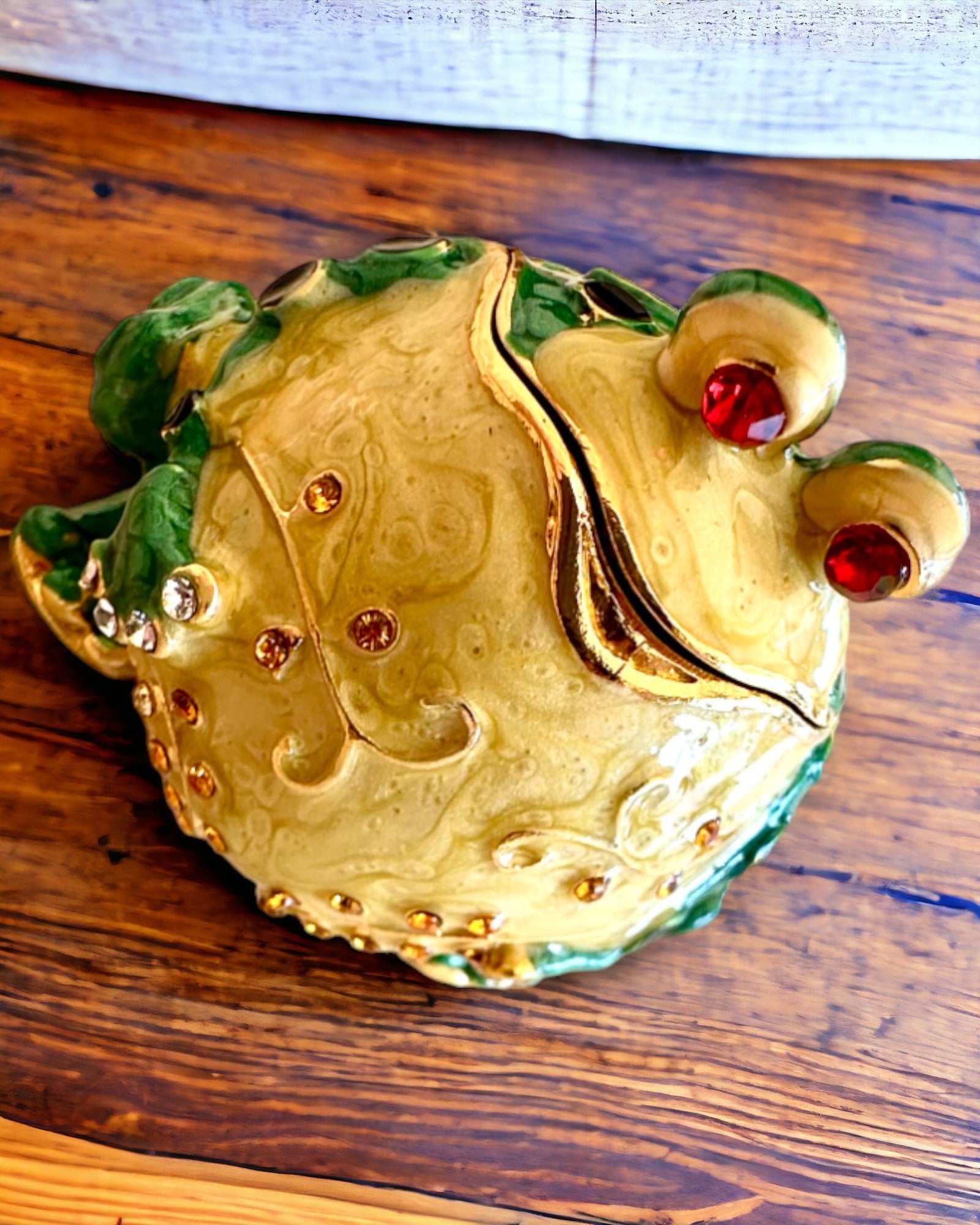 Caixa decorativa elegante "Żabi Skarb" para presente personalizável, com opção de gravação