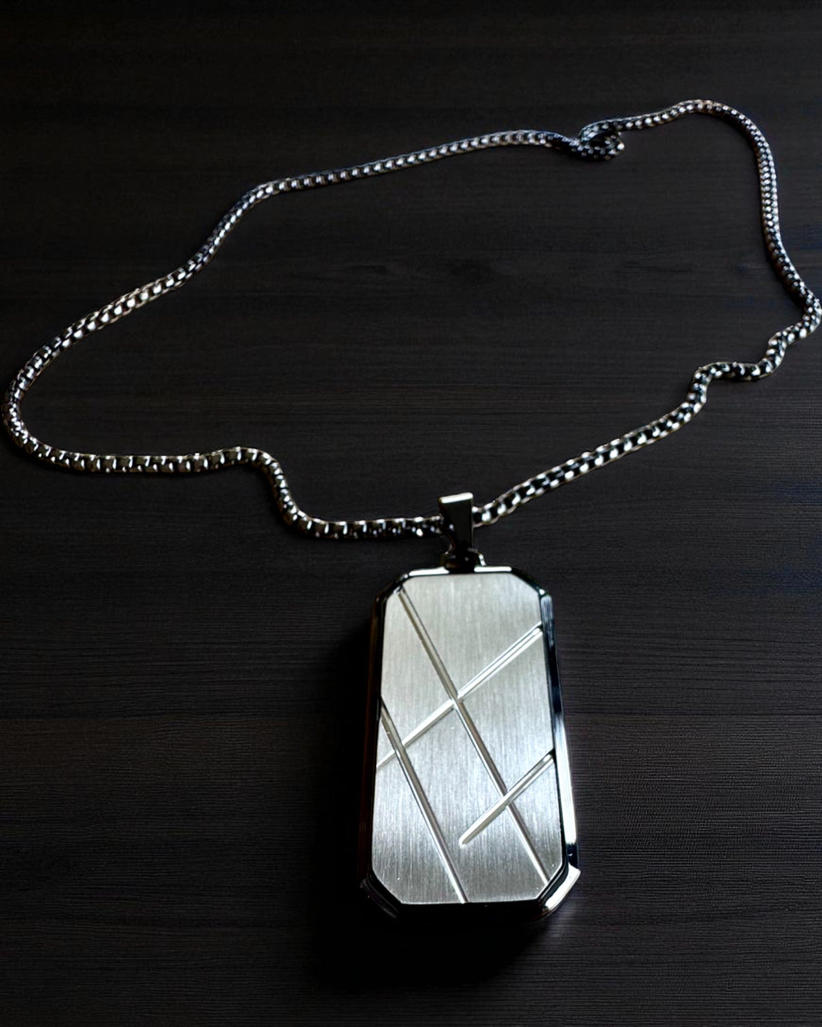 Colar masculino Dog Tag "SteelVision" – aço inoxidável, 15 variantes, personalização com gravação