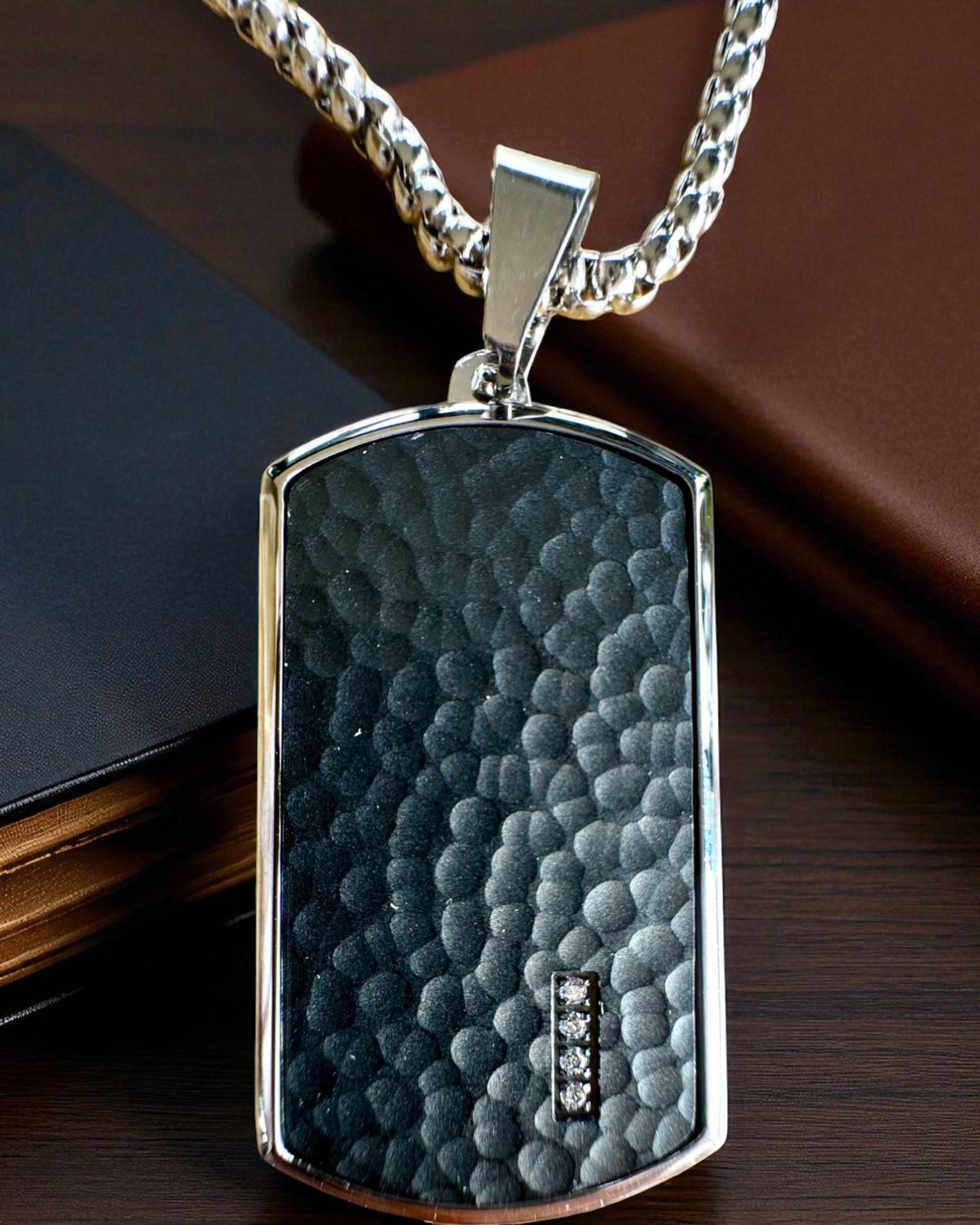 Colar masculino Dog Tag "SteelVision" – aço inoxidável, 15 variantes, personalização com gravação