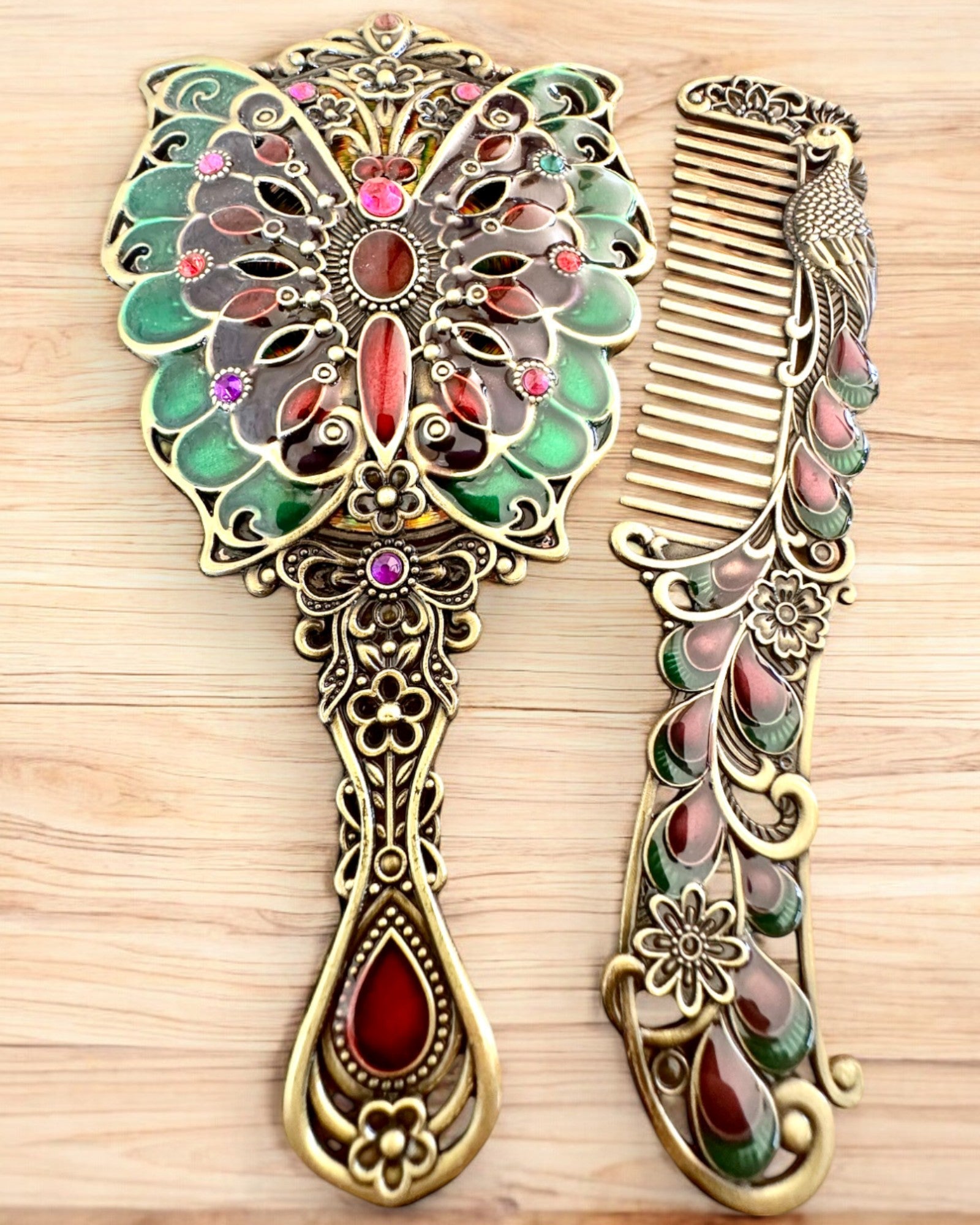 Conjunto de Espelho "Elegância de Borboleta" com Pente