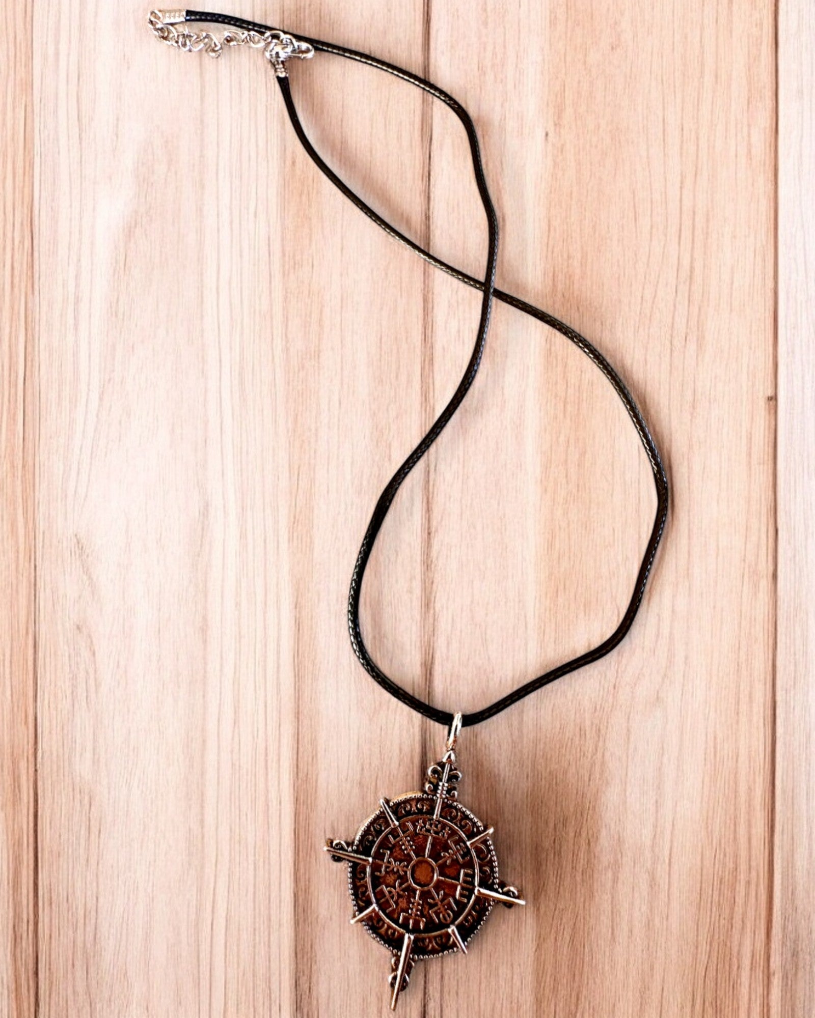 Amuleto Guerreiro do Norte - Bússola Viking, possibilidade de personalização com gravação para presente, 2 variantes à escolha