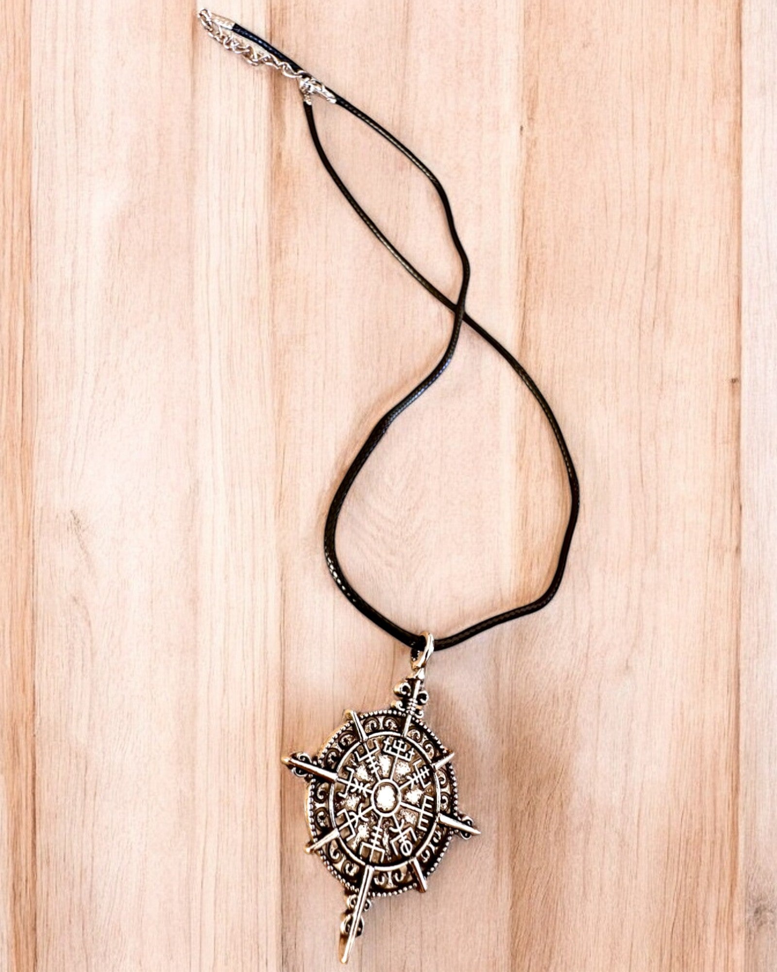 Amuleto Guerreiro do Norte - Bússola Viking, possibilidade de personalização com gravação para presente, 2 variantes à escolha