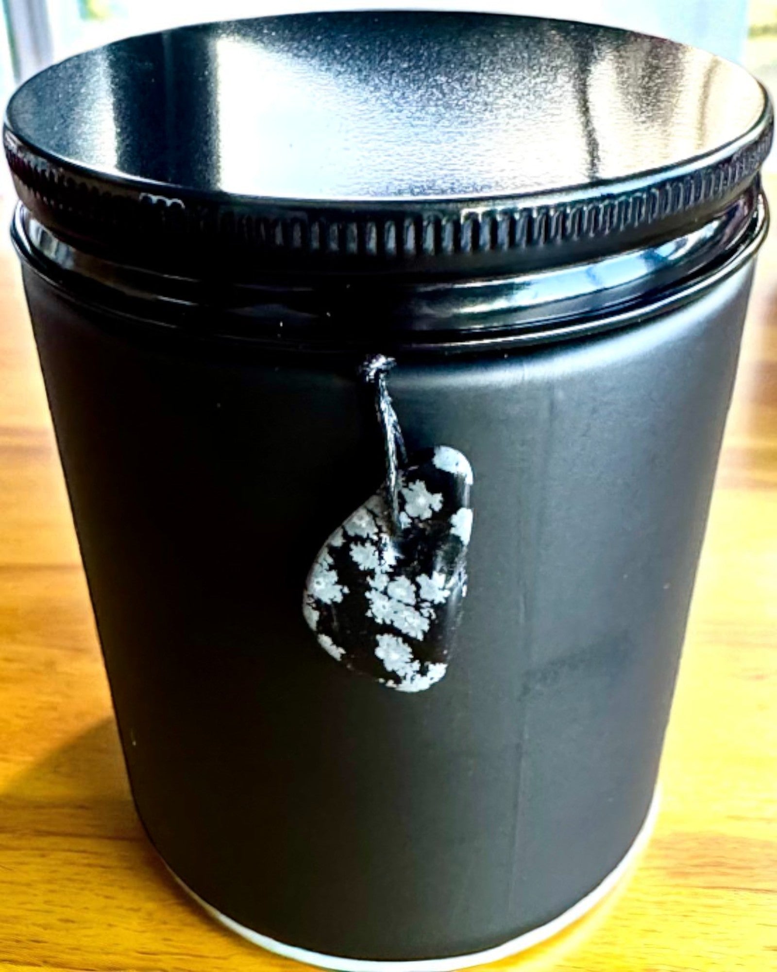 Vela de soja intencional Obsidiana – autoconfiança e força interior, 250 ml, possibilidade de personalização para presente