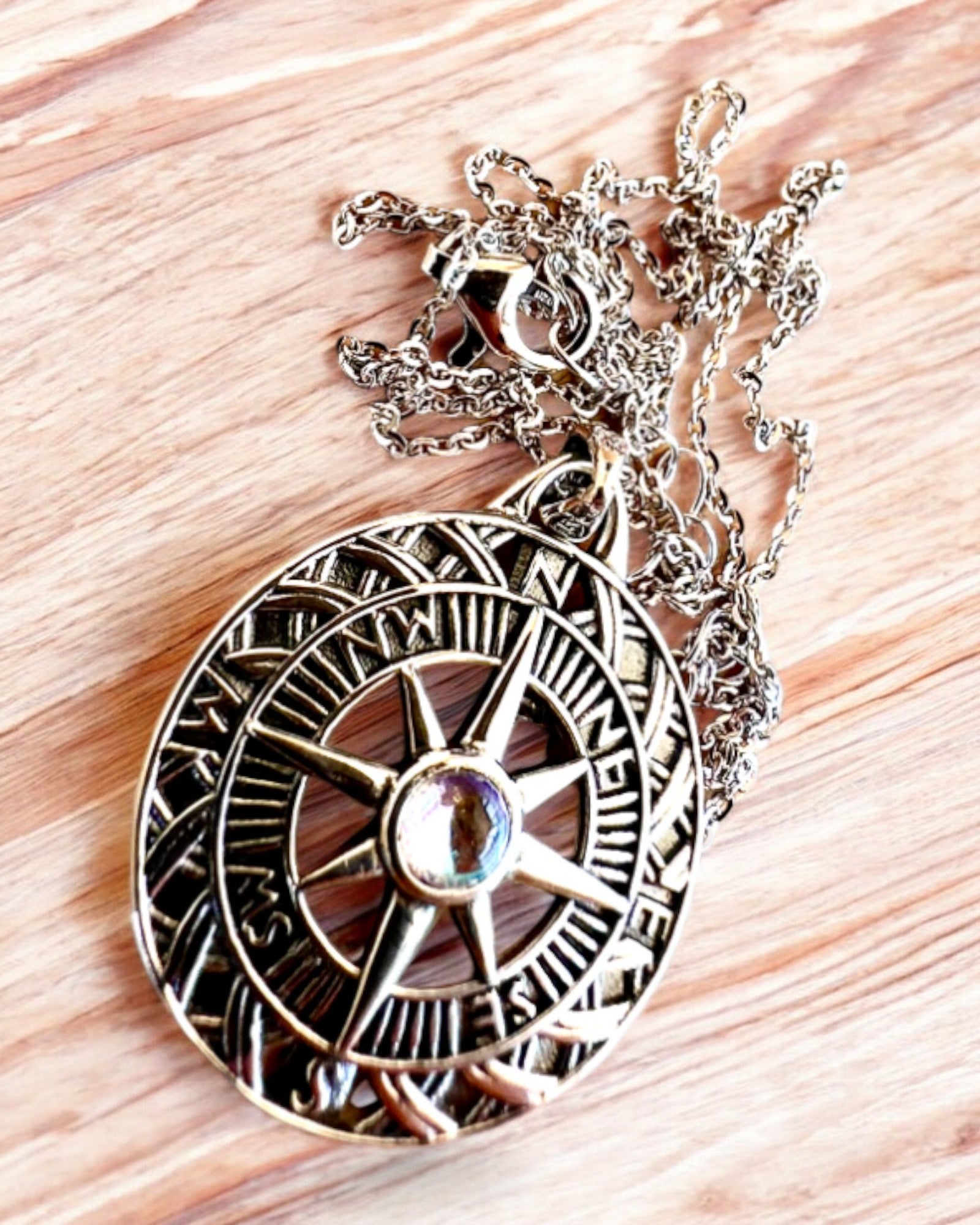 Amuleto de Viagem Astral – Colar de Prata com Gravura, personalização para presente