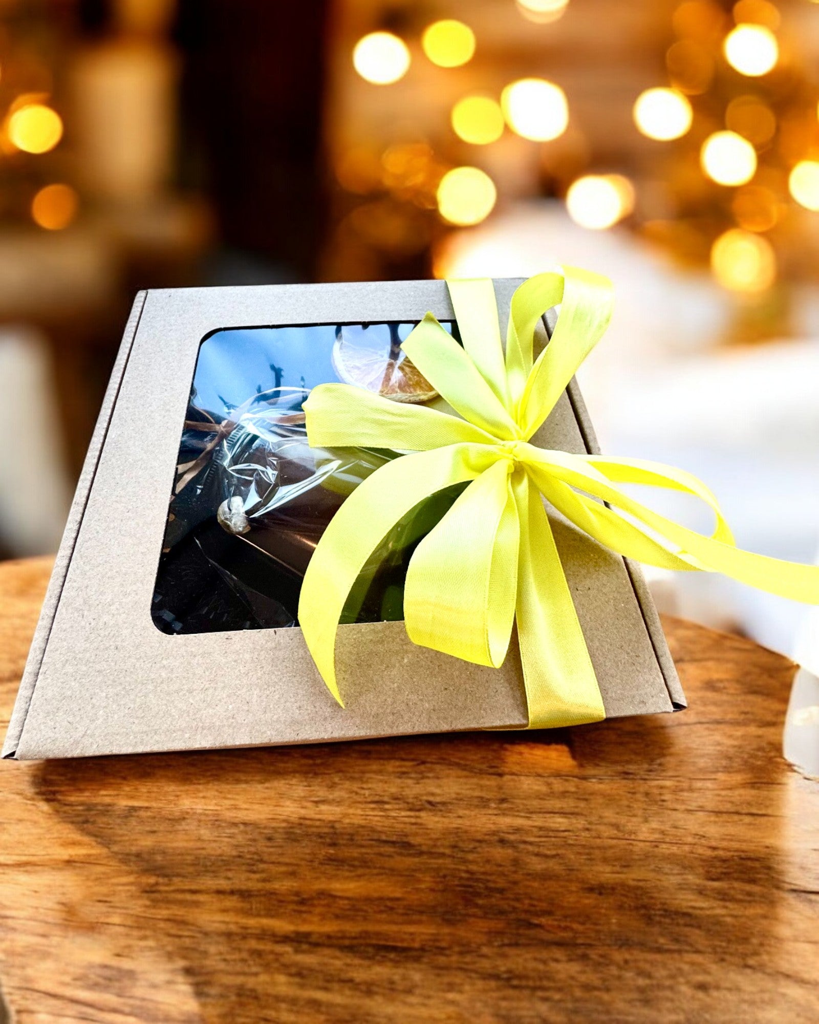 Vela de soja intencional 250 ml com pedra natural – escolha a sua energia: Citrino ou Granada, personalização com gravação para presente