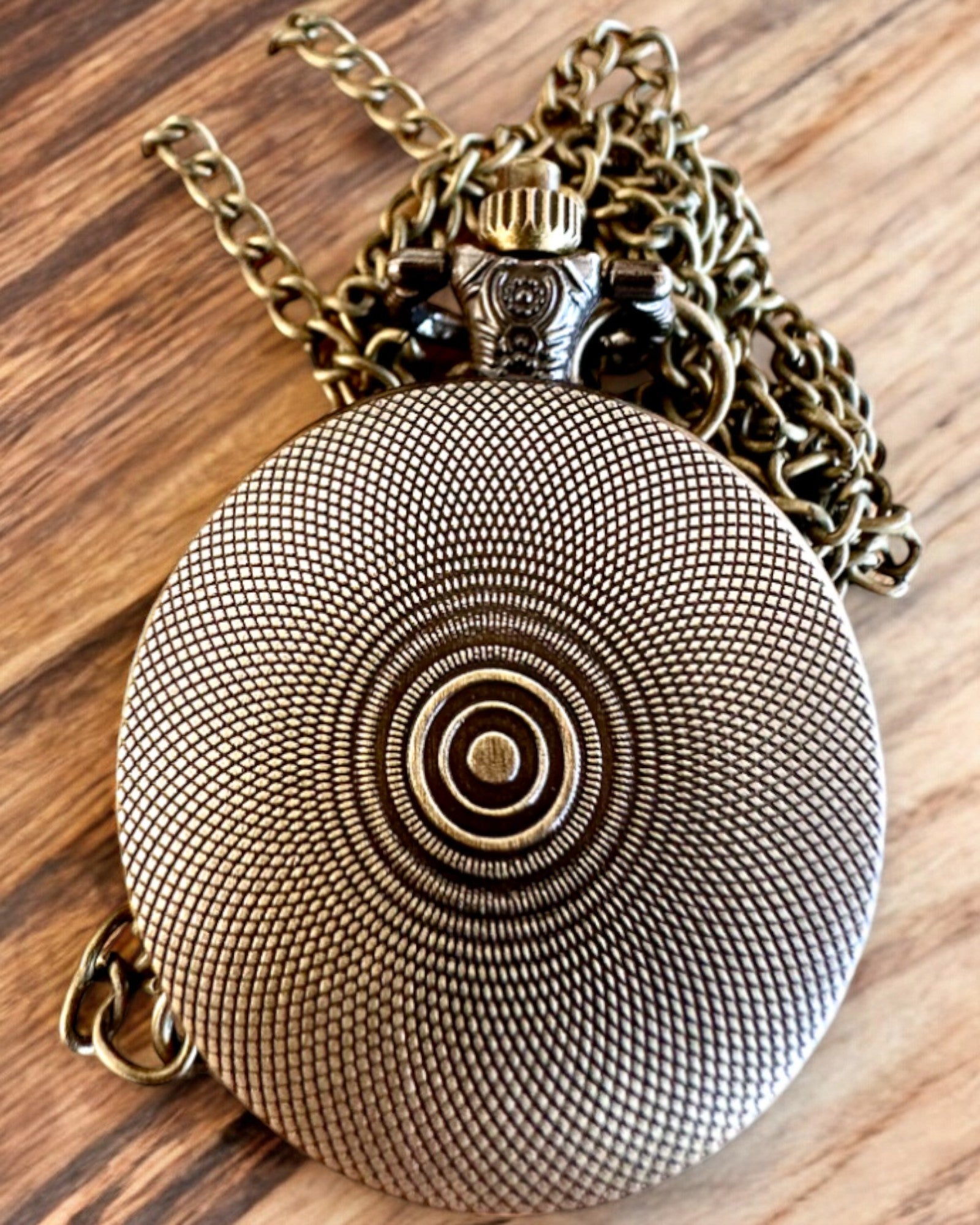 Relógio de Bolso Retro "Estilo Motociclista", possibilidade de personalização com gravação para presente