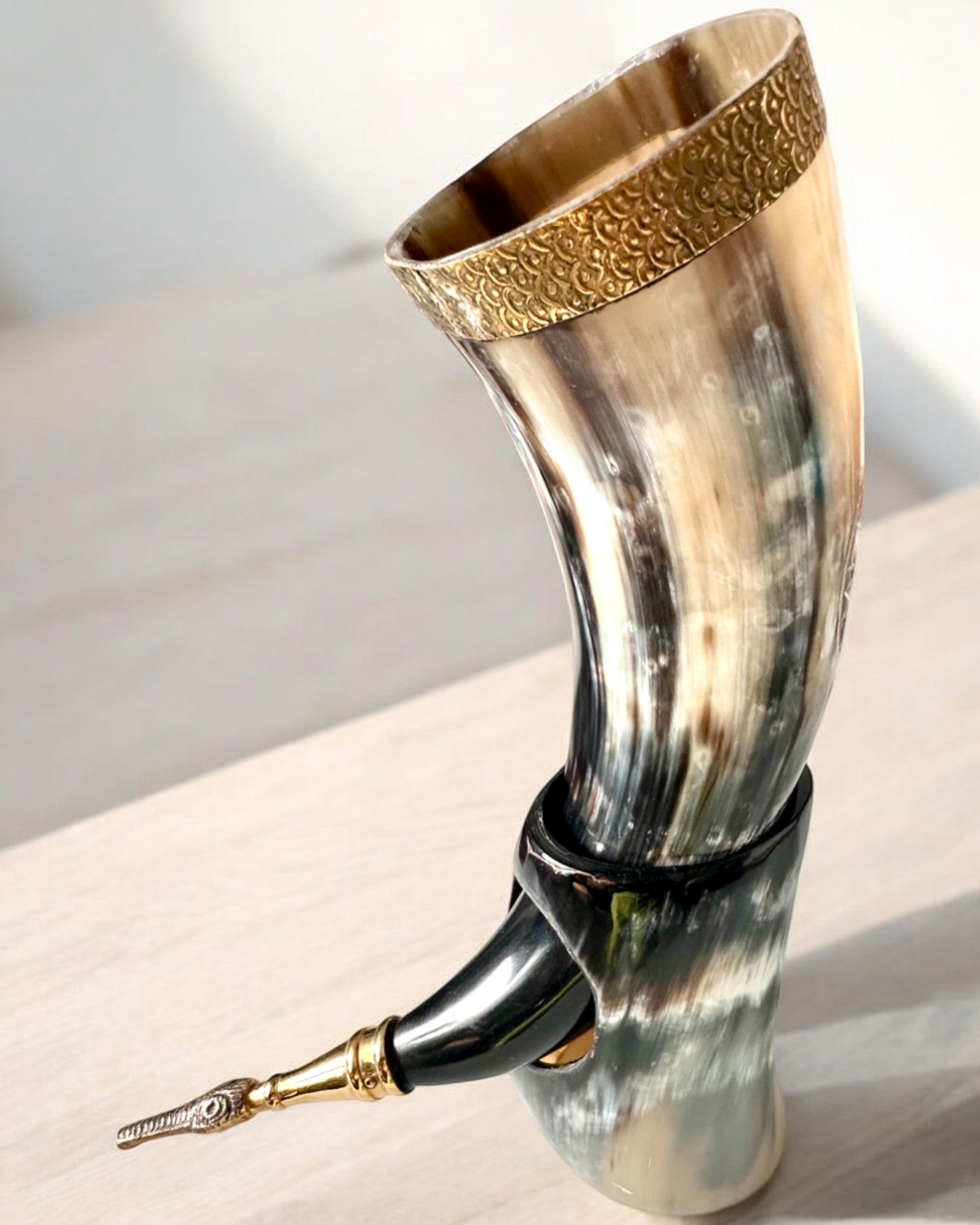 Caneca de Chifre "Viking Valor" - Gravada à Mão, Qualidade Premium - 4 variantes à escolha