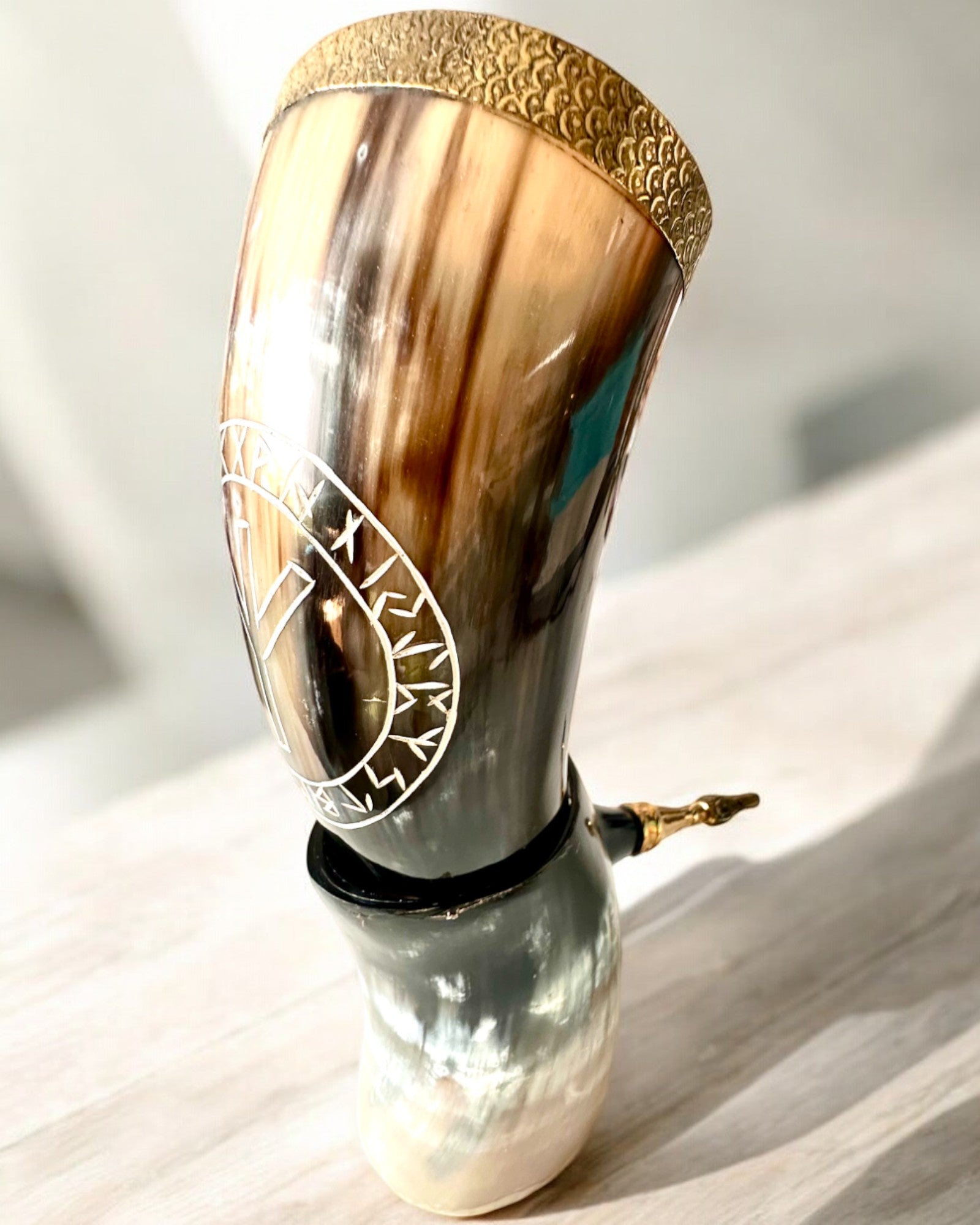 Caneca de Chifre "Viking Valor" - Gravada à Mão, Qualidade Premium - 4 variantes à escolha