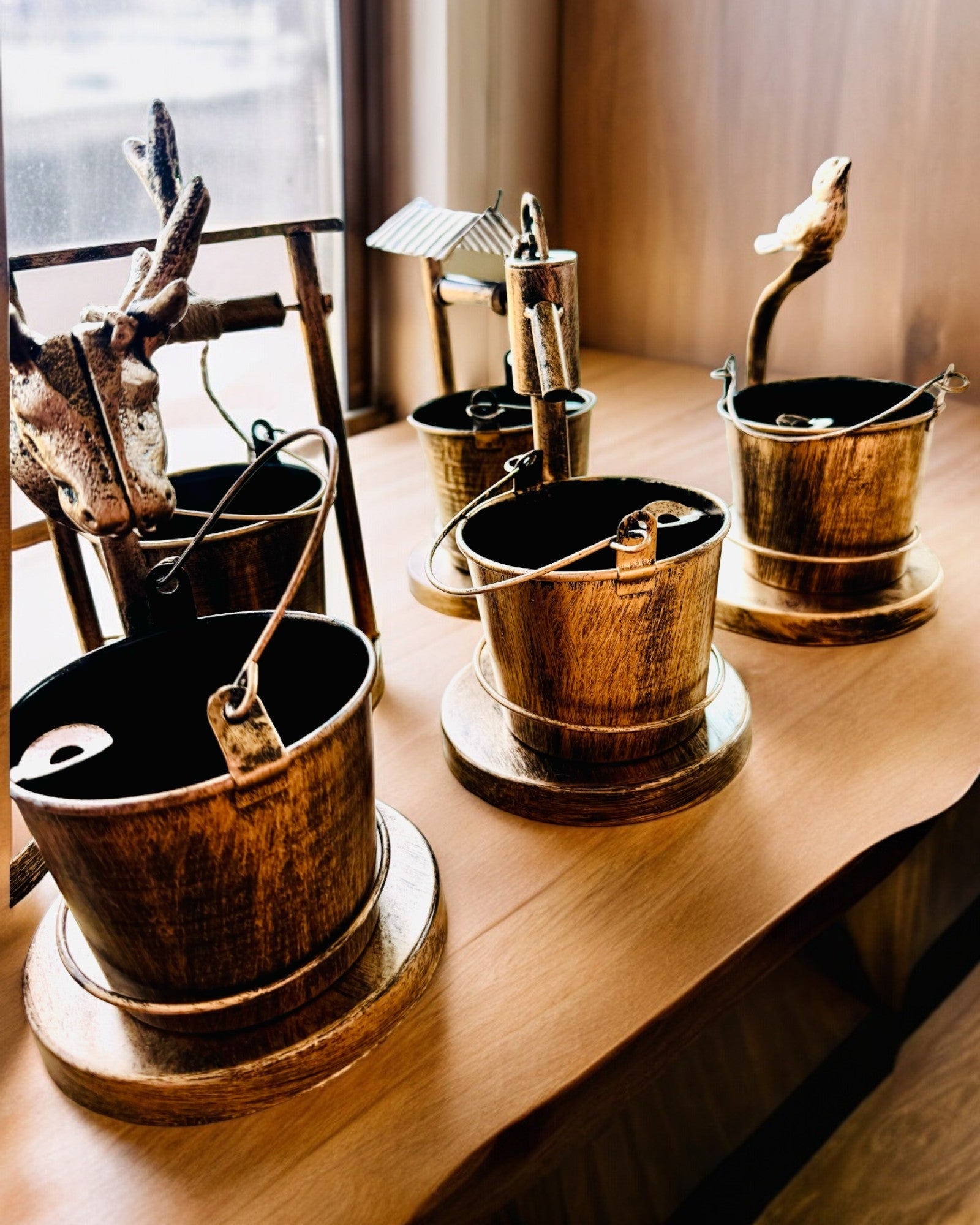 Cinzeiro Metálico Estiloso "Rustic Charm" com 19-23 cm de altura, 8 variantes à escolha, gravação a pedido