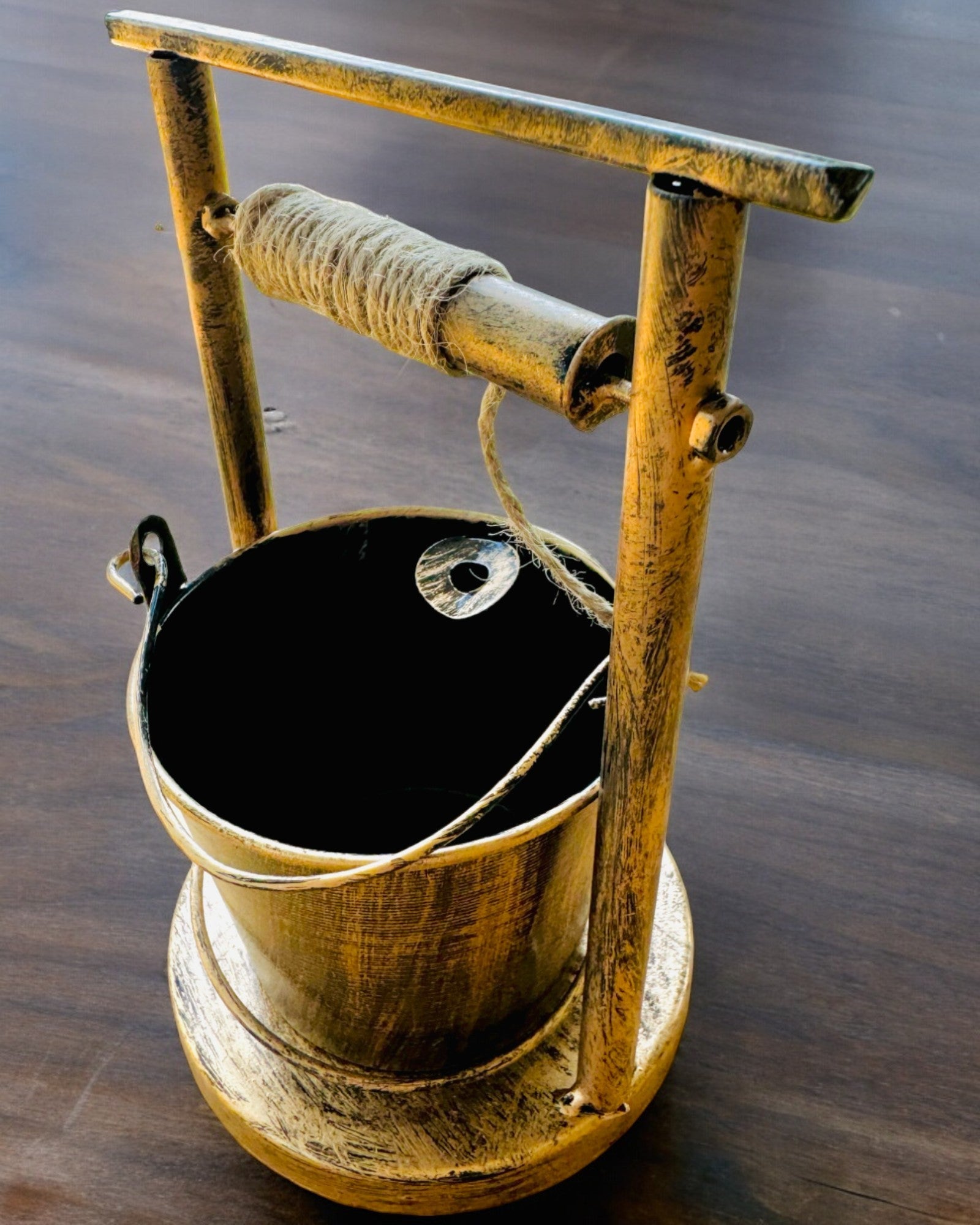 Cinzeiro Metálico Estiloso "Rustic Charm" com 19-23 cm de altura, 8 variantes à escolha, gravação a pedido
