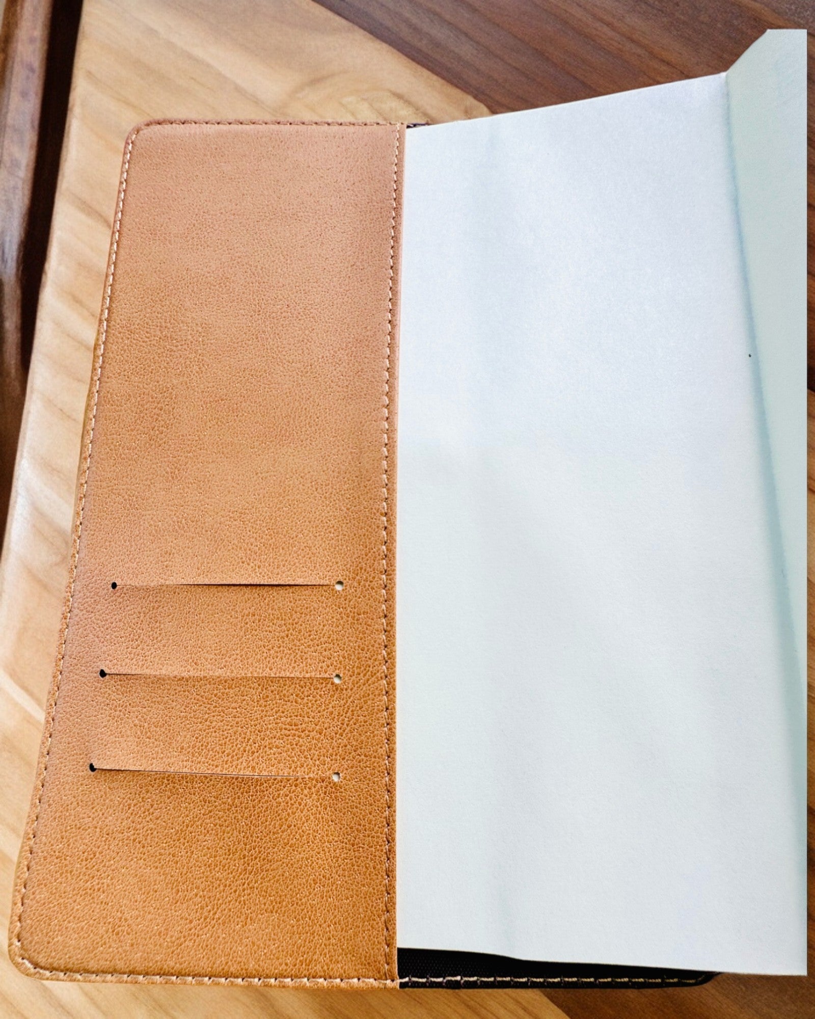 Exclusivo Caderno de Couro "Sekretnik" A5 com Fecho de Combinação - personalização com gravação