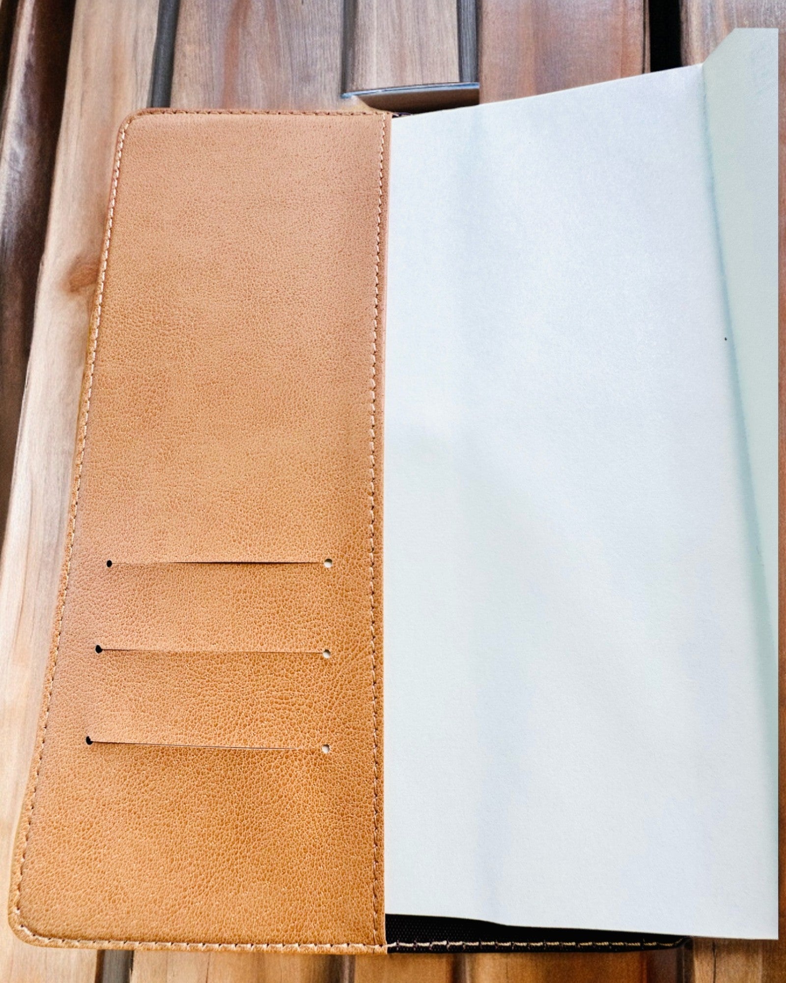 Exclusivo Caderno de Couro "Sekretnik" A5 com Fecho de Combinação - personalização com gravação