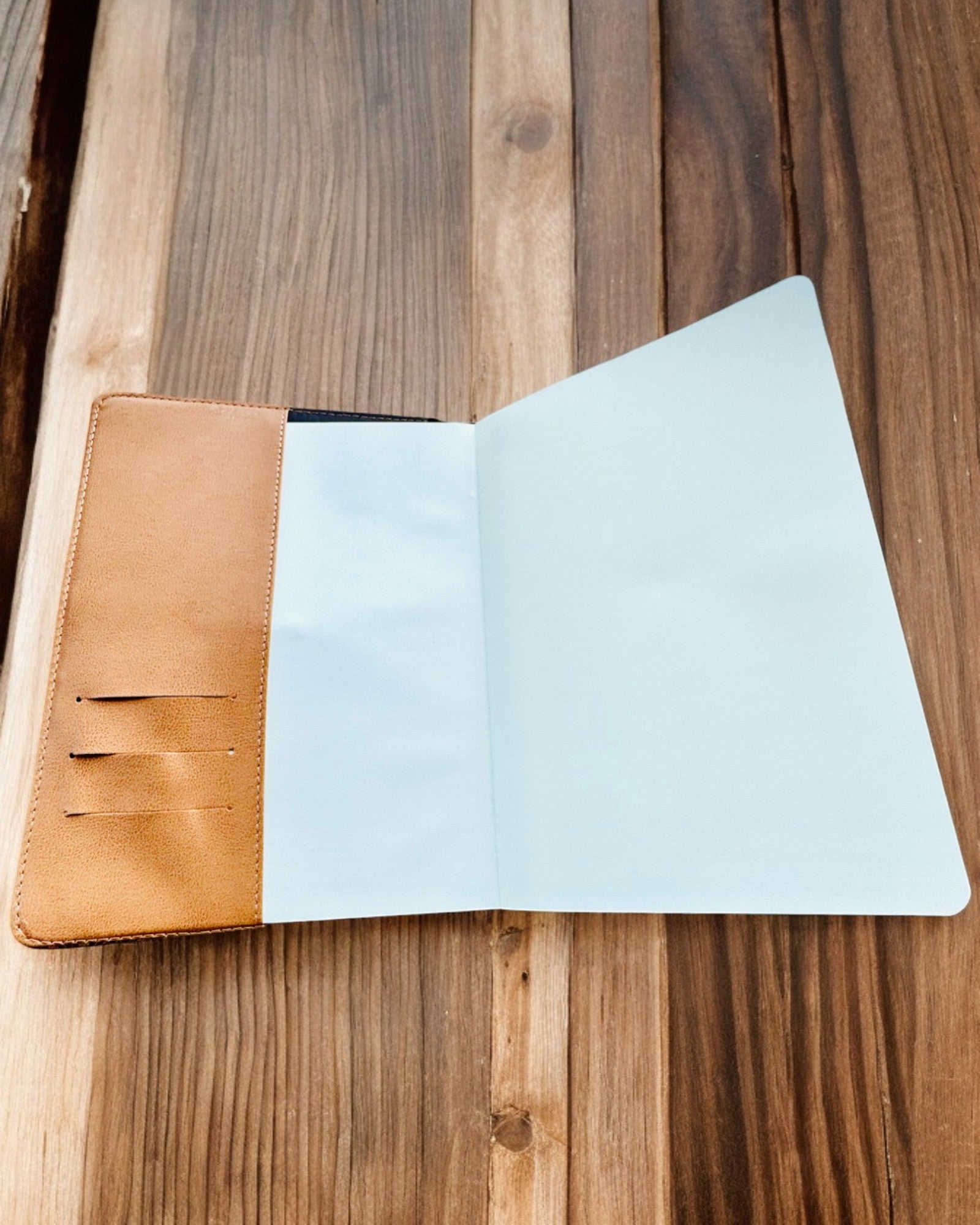 Exclusivo Caderno de Couro "Sekretnik" A5 com Fecho de Combinação - personalização com gravação